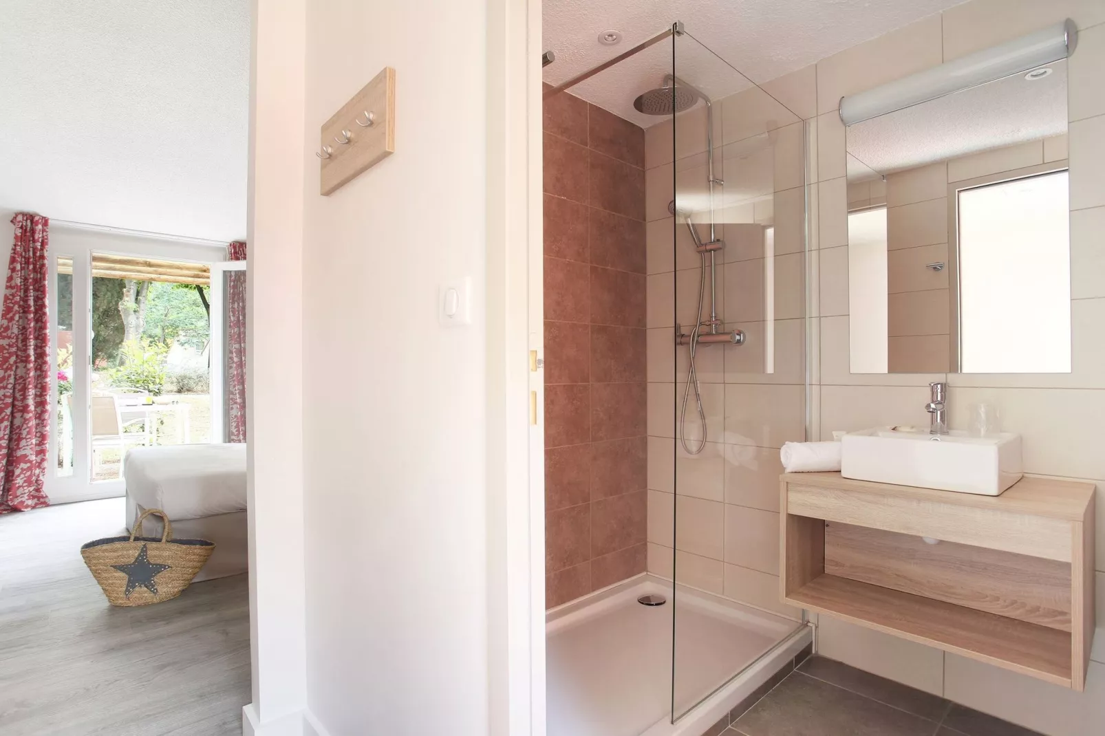 Le village Camarguais Les Gardians 1-Bathroom