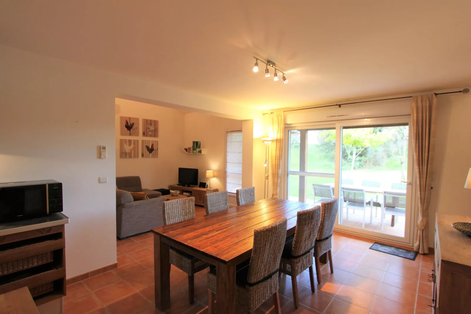 Maison la prairie-Dining room