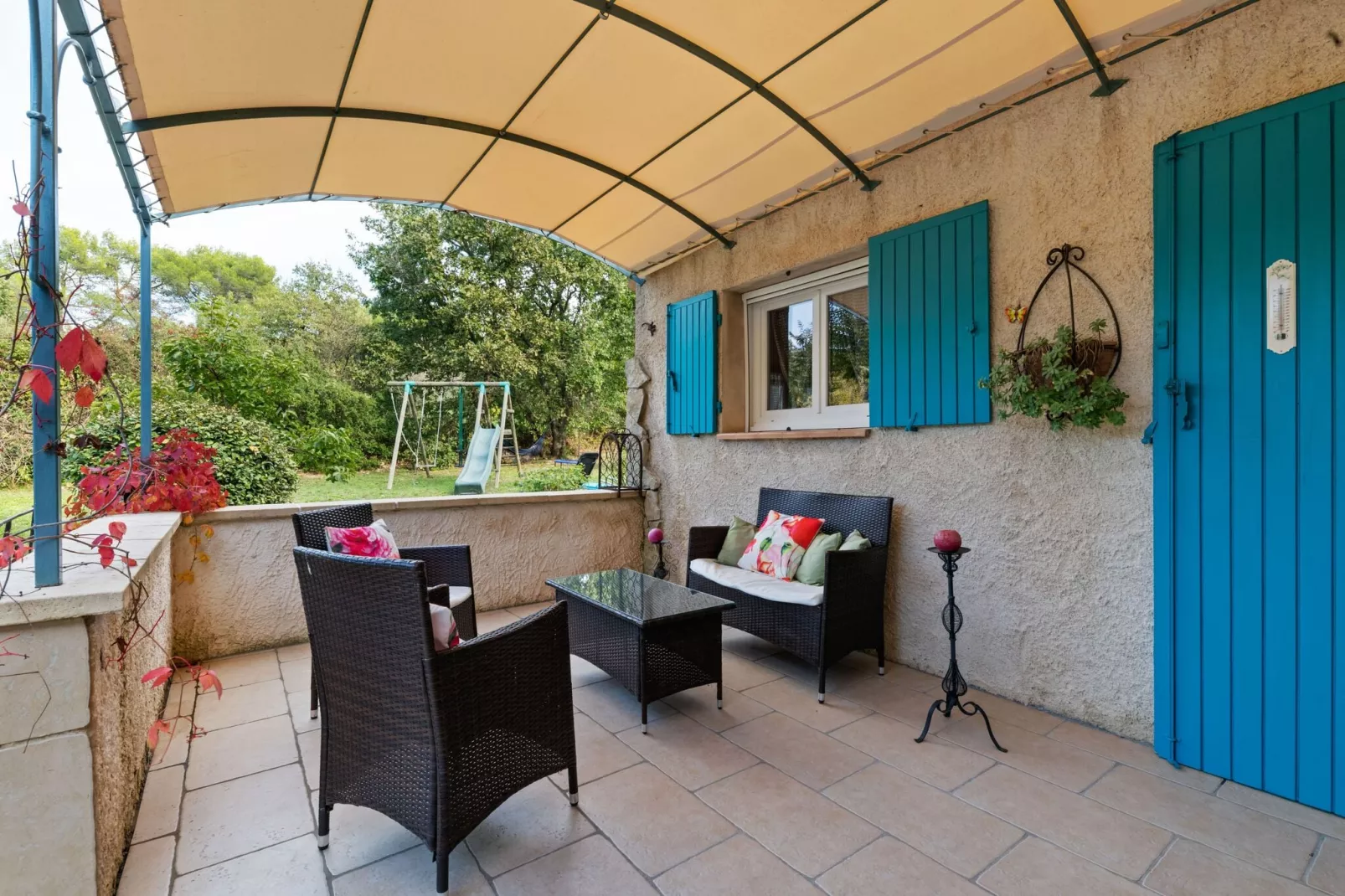 Lambesco-Terrace balcony