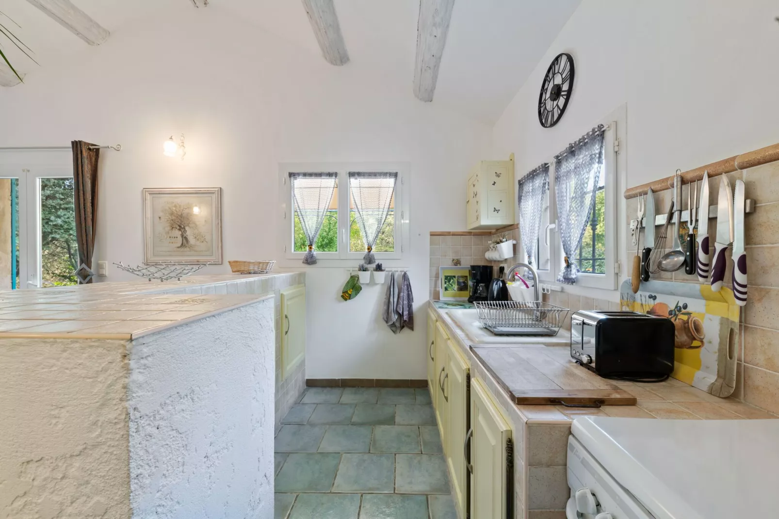 Lambesco-Kitchen
