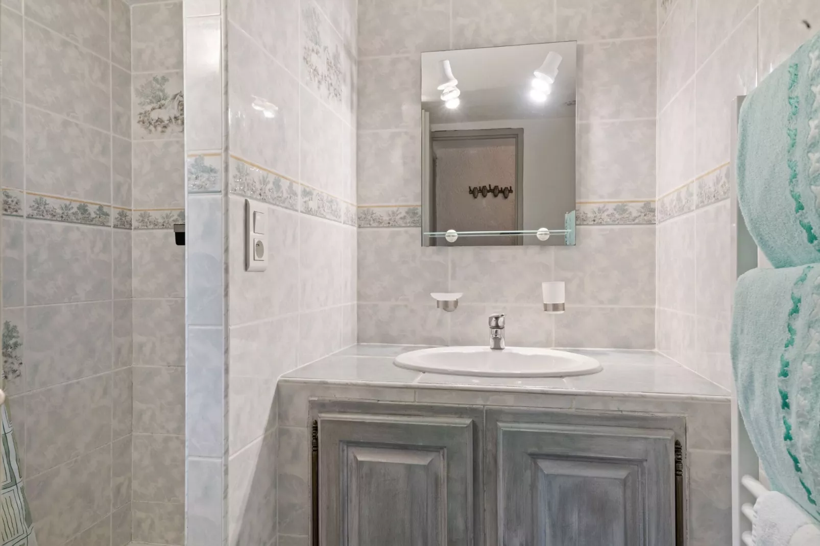Lambesco-Bathroom