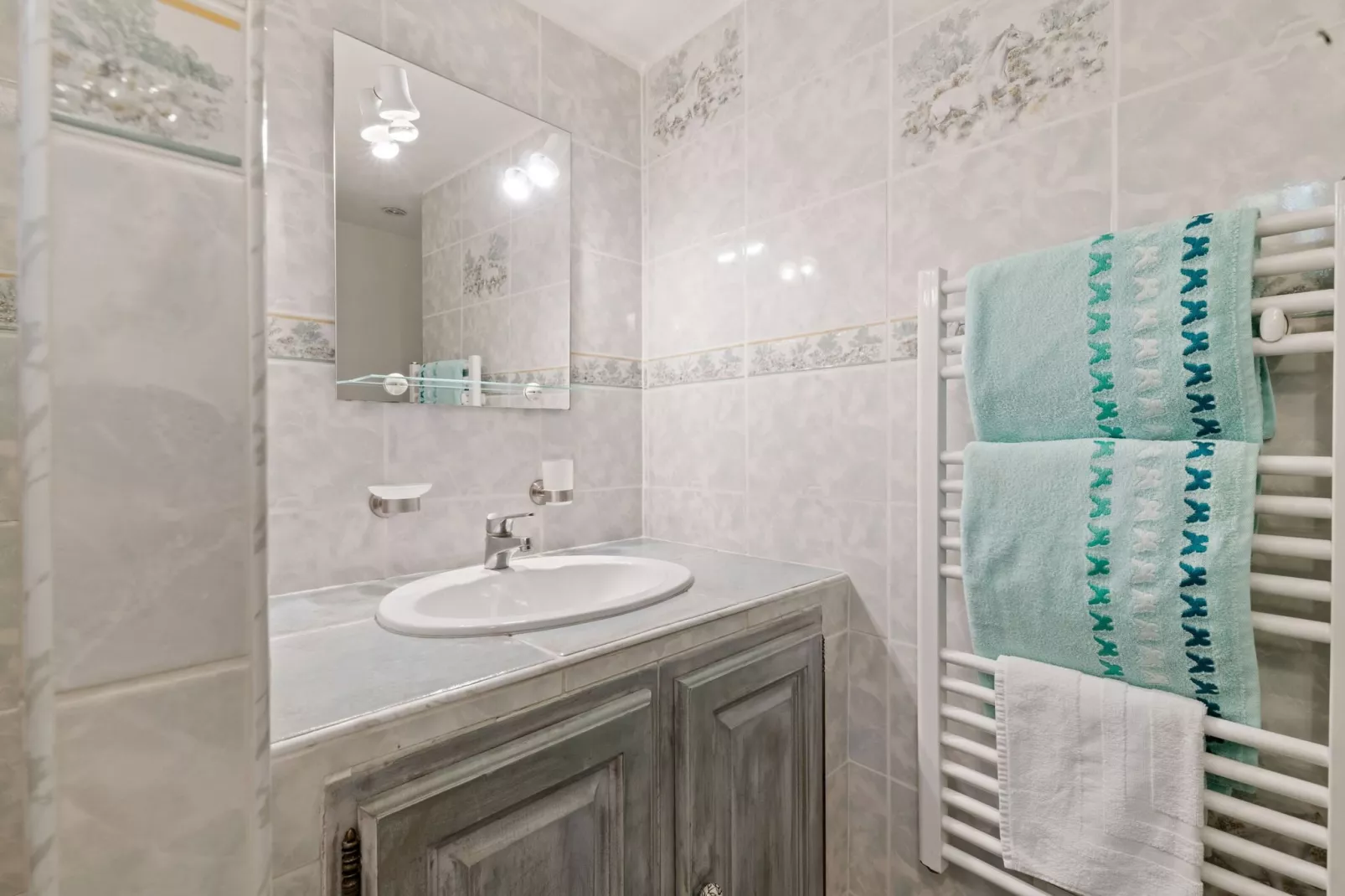 Lambesco-Bathroom