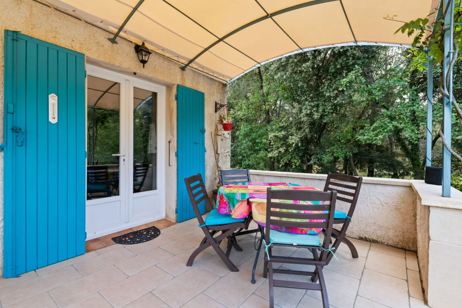Lambesco-Terrace balcony