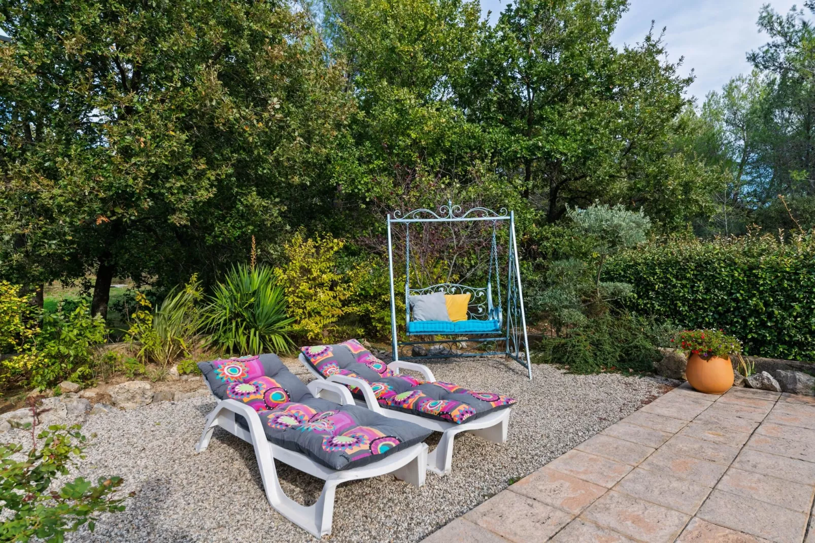 Lambesco-Gardens summer