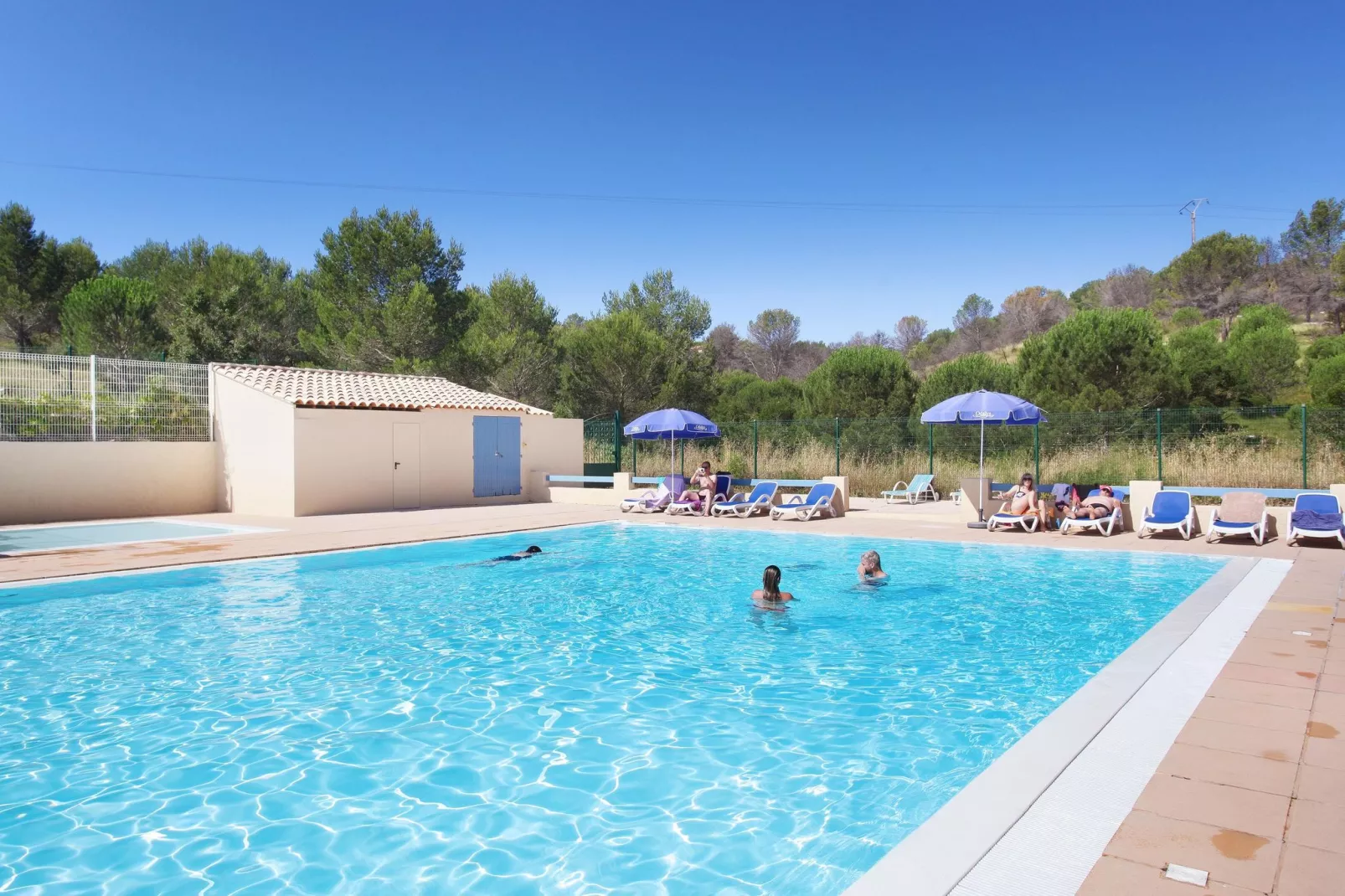 Shangri-La 2-Piscine