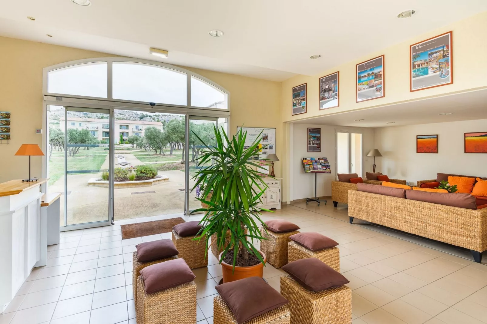 Le Domaine de Bourgeac 1-Reception hall
