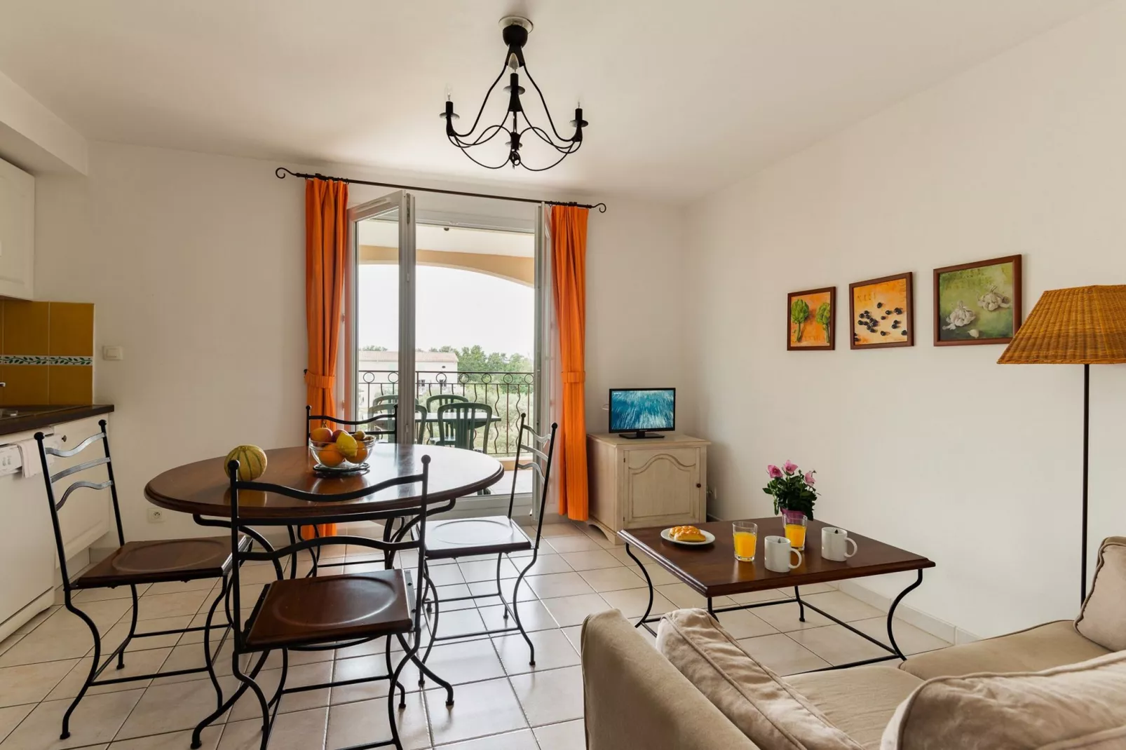 Le Domaine de Bourgeac 1-Living room