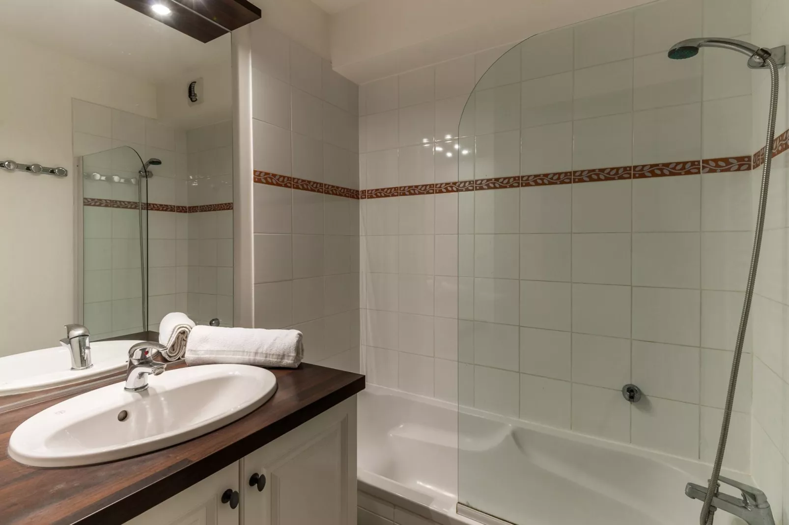 Le Domaine de Bourgeac 1-Bathroom