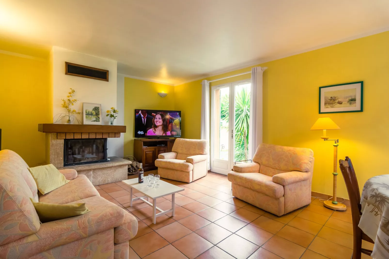 Noves-Living room