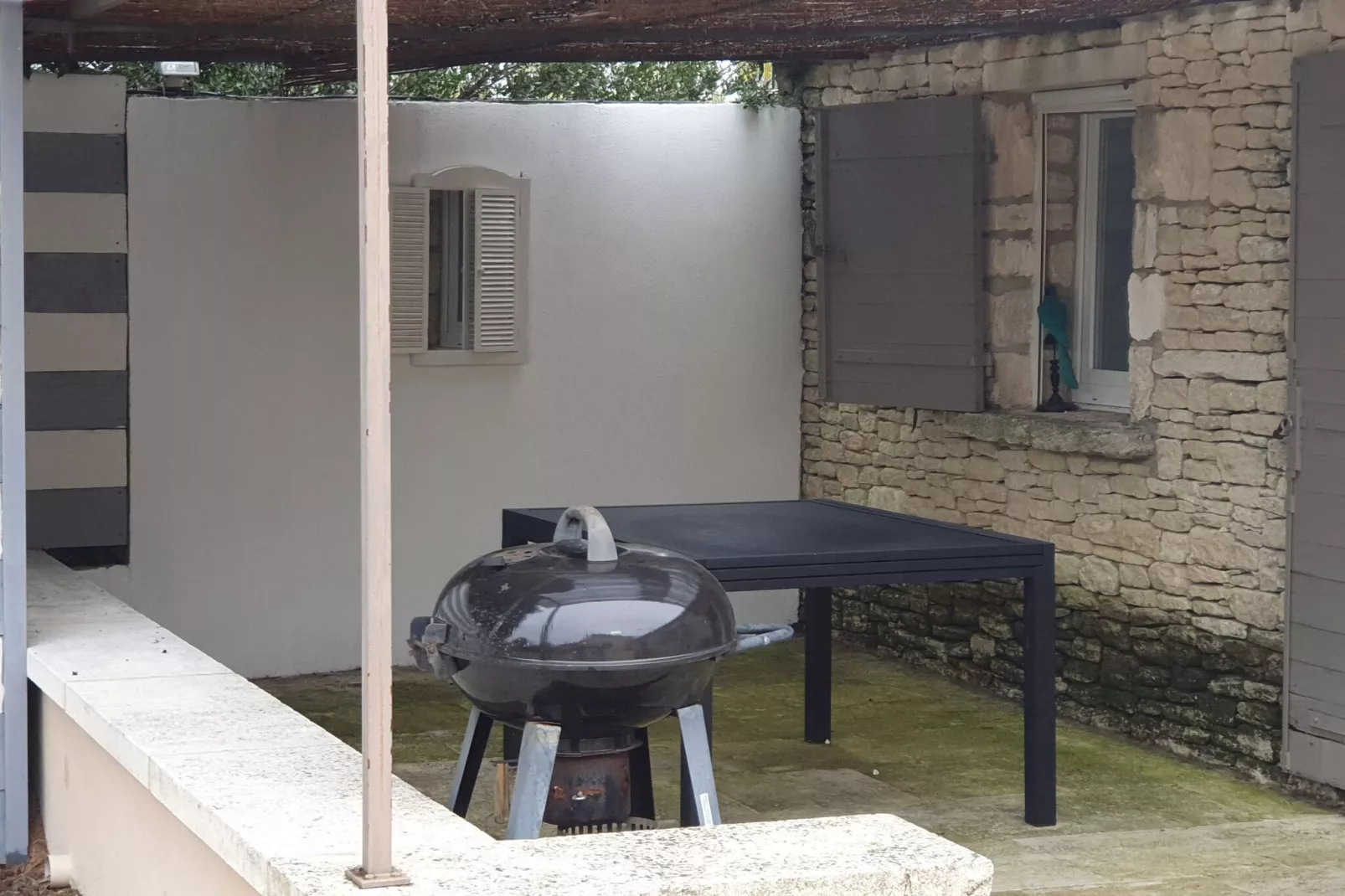 Mazet avec piscine à Orgon - Exterior in summer