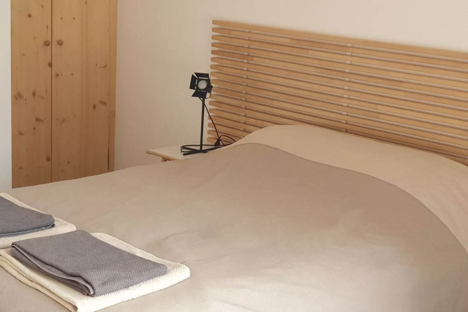 Mazet avec piscine à Orgon - Bedroom