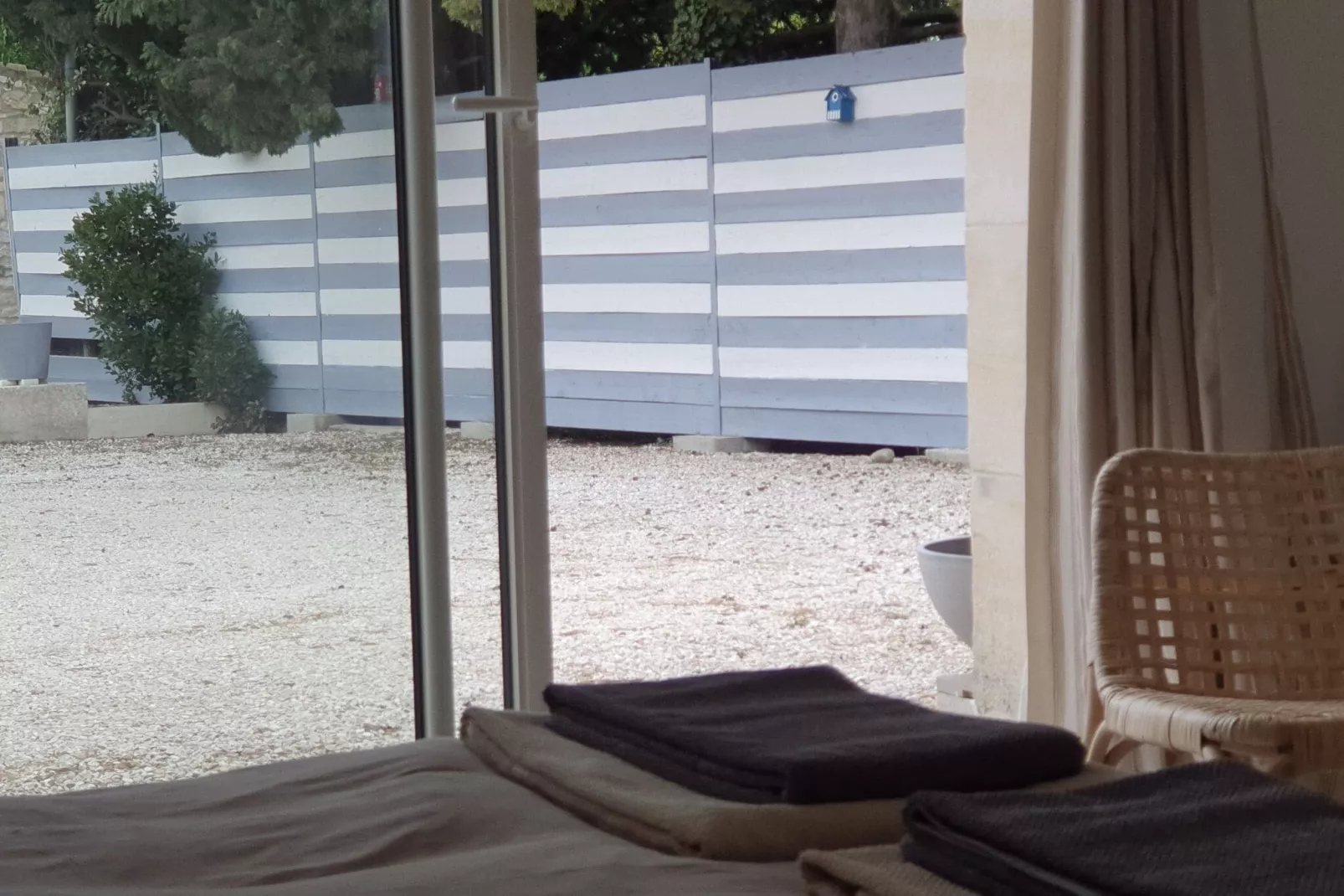 Mazet avec piscine à Orgon - Bedroom