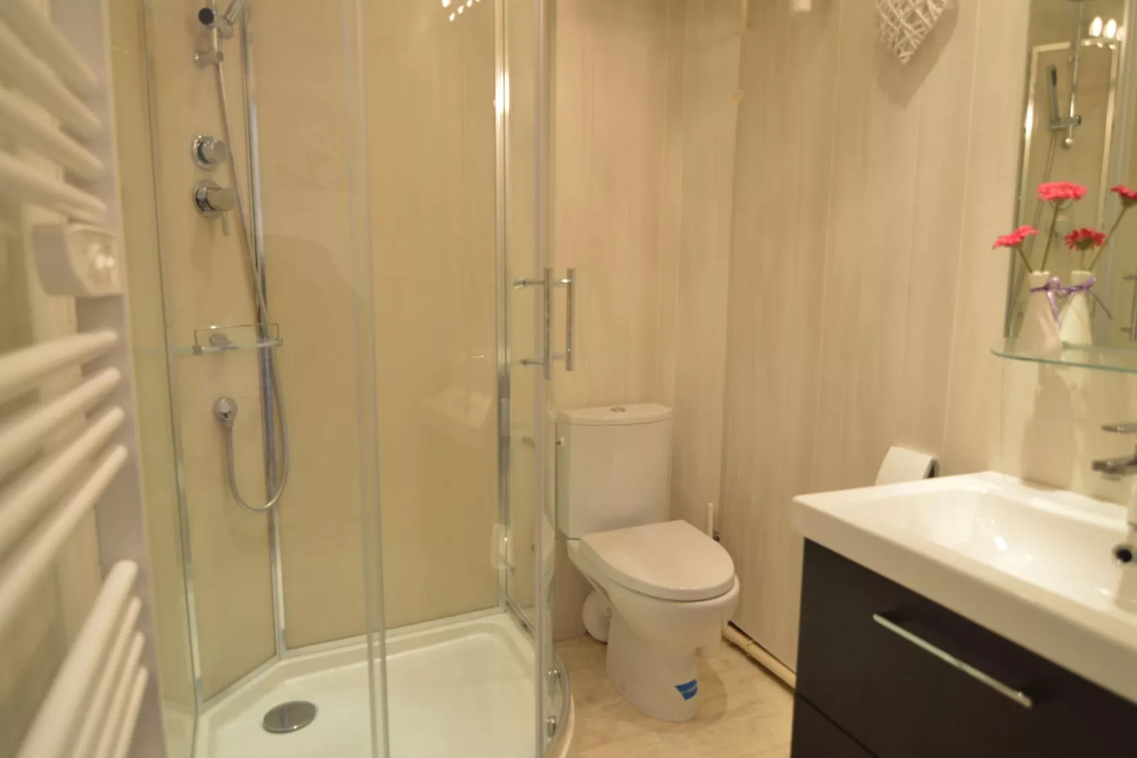 Le Parvis de la Cathédrale II-Bathroom