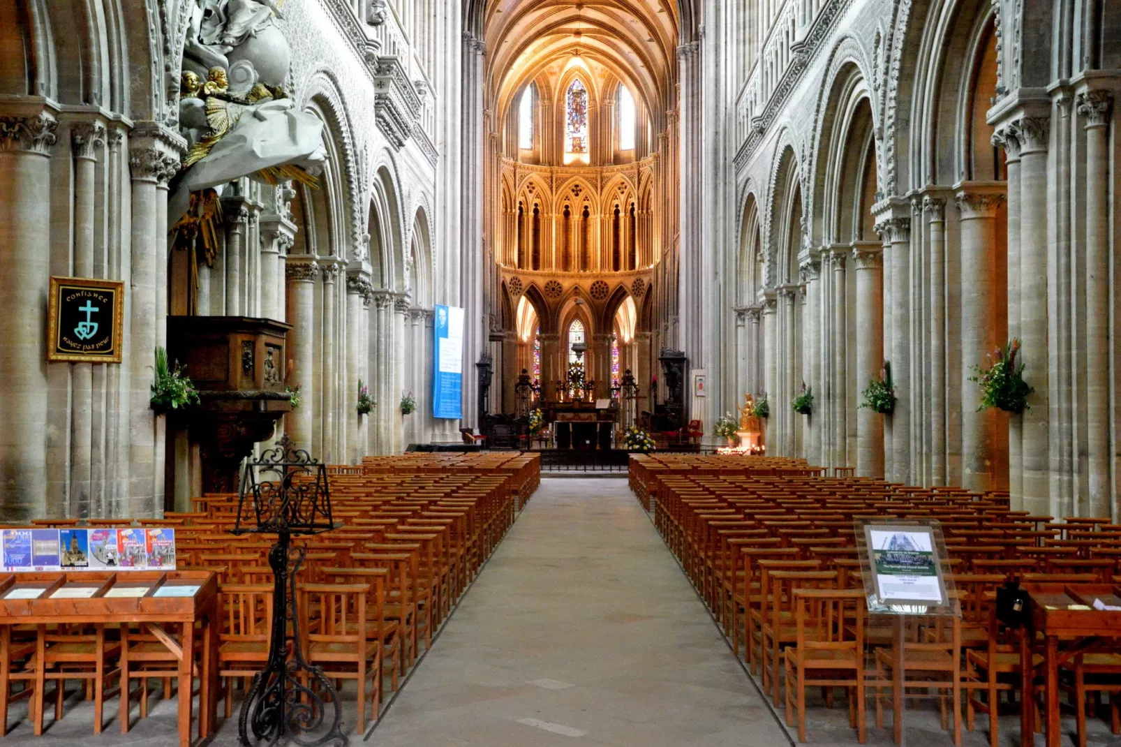 Le Parvis de la Cathédrale II-Areas summer 5km