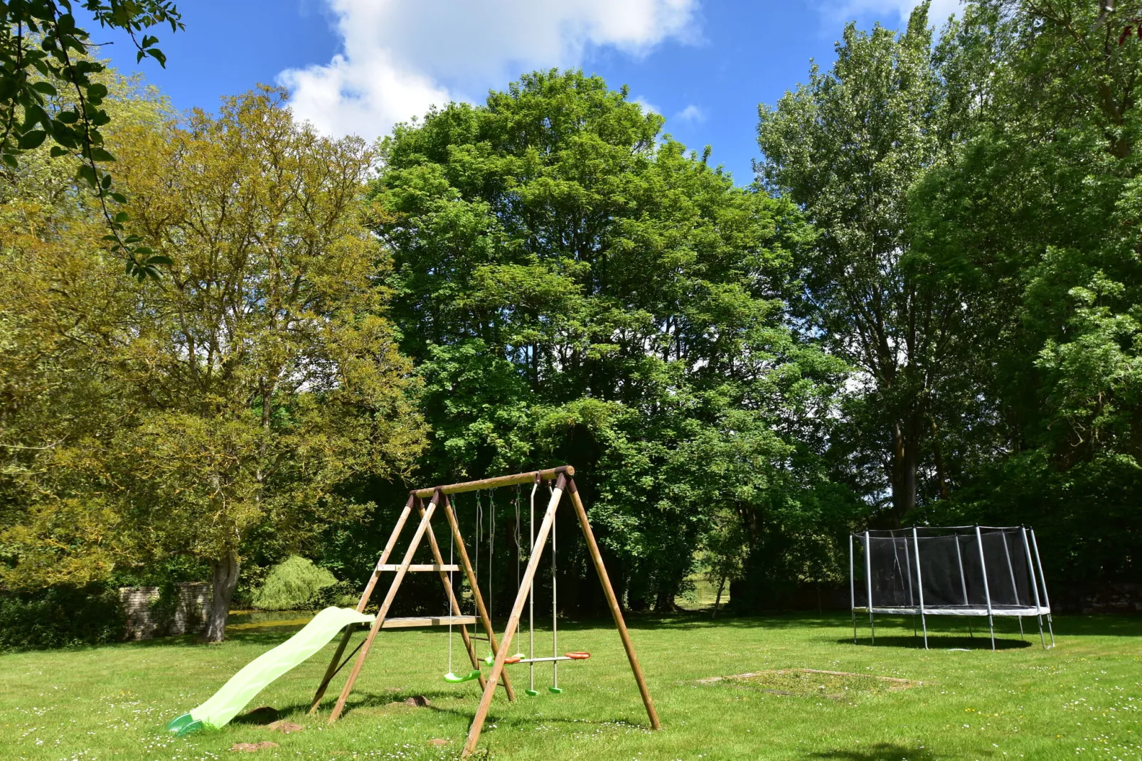 La Grange du Château 2 pers-Gardens summer