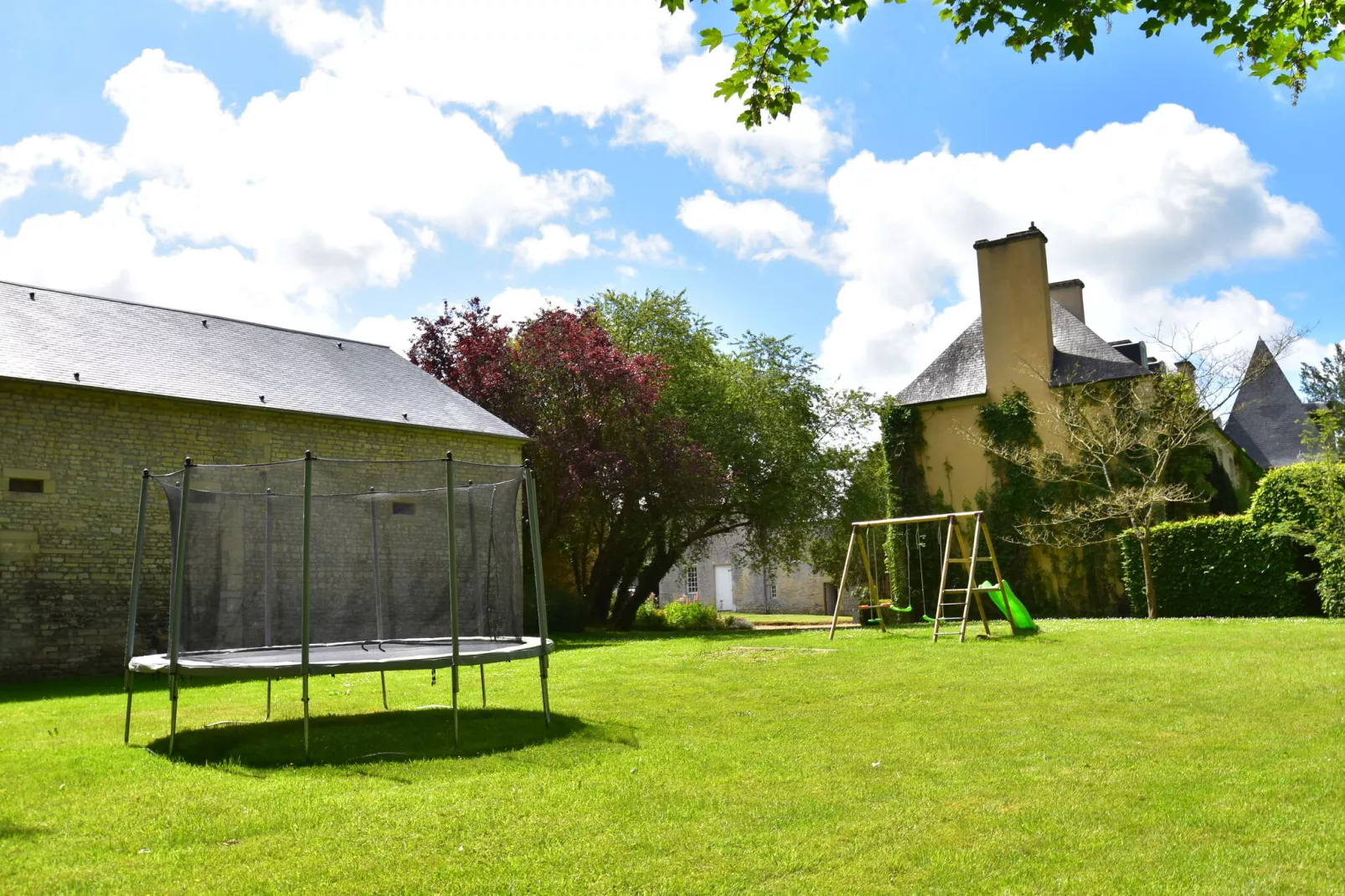 La Grange du Château 2 pers-Gardens summer