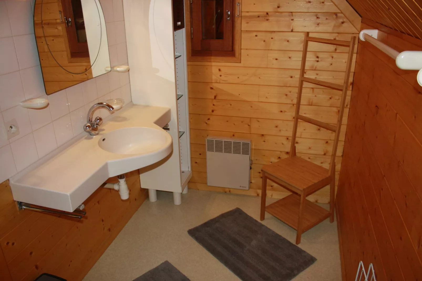 Chalet -   BEAULIEU  Nr 6-Bathroom