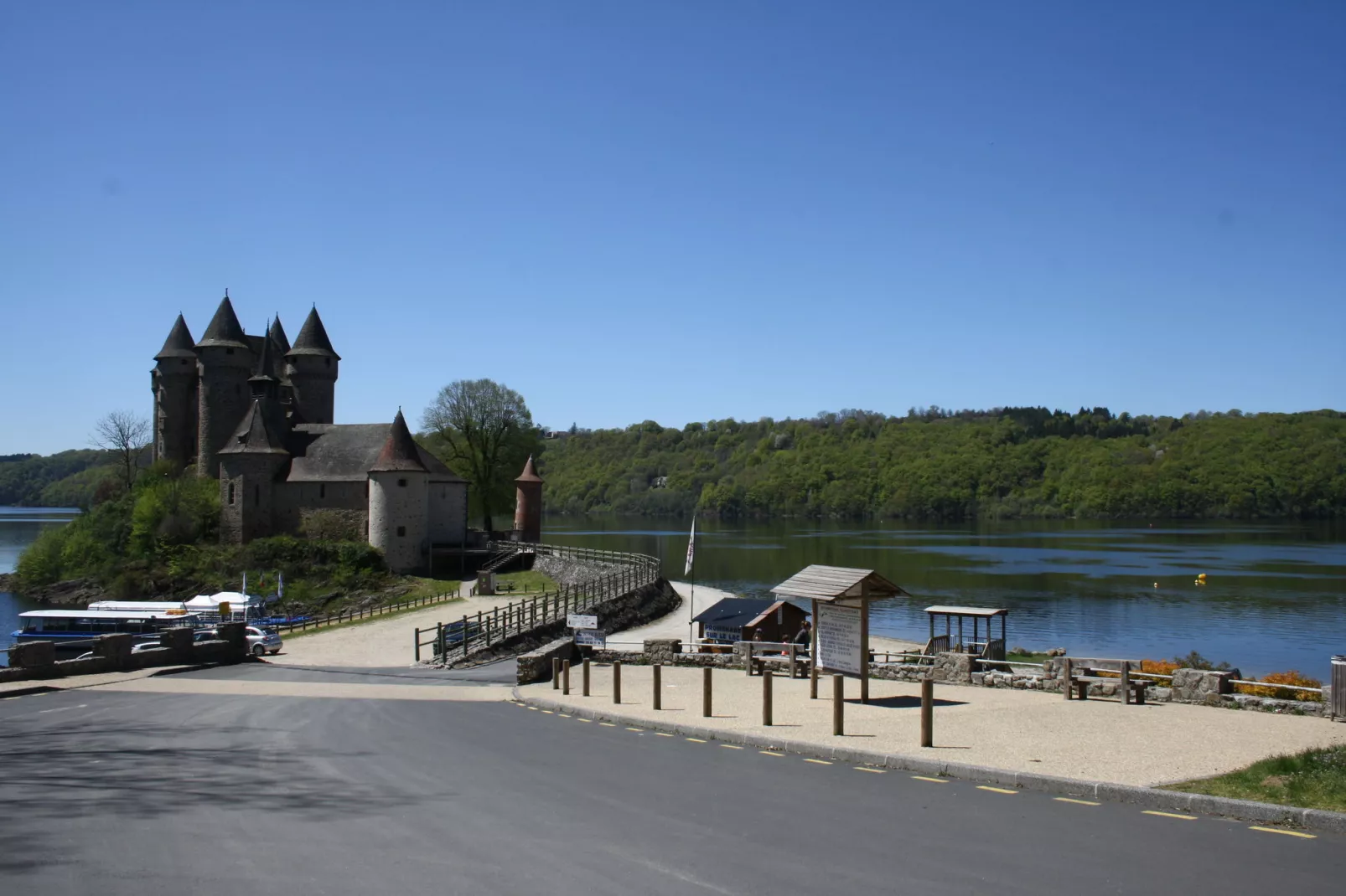 Chalet -   BEAULIEU  Nr 6-Areas summer 1km