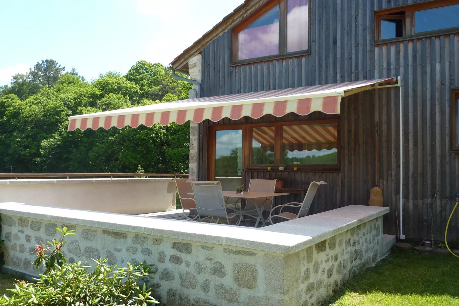 Le domaine d'Hypolite-Terrace balcony
