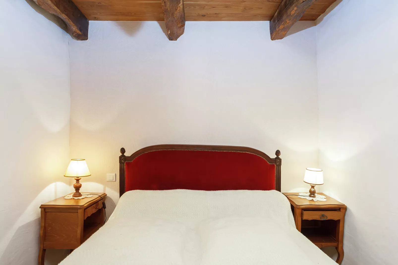 Authentique maison auvergnate-Bedroom