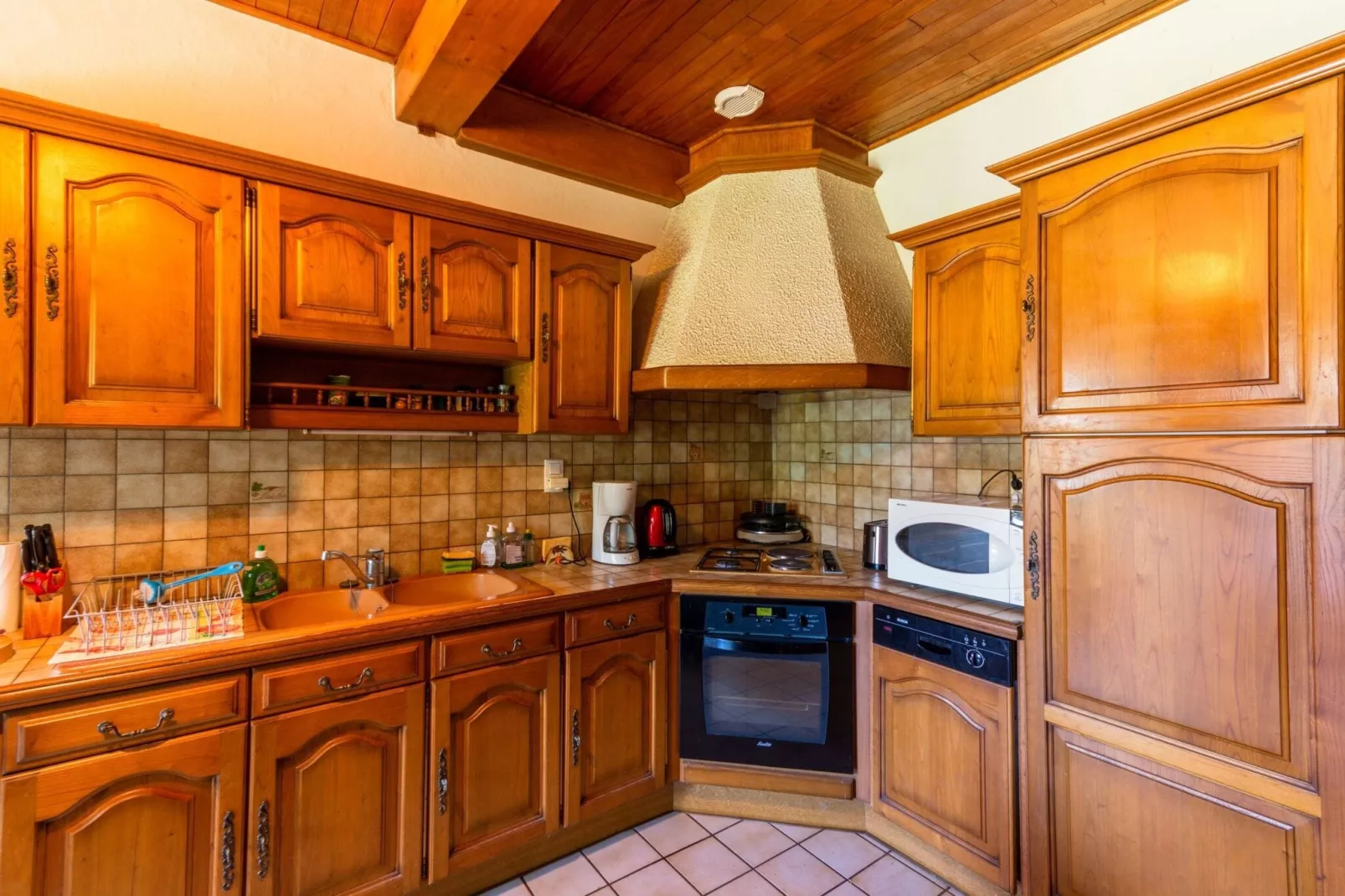 Maison près des volcans d'Auvergne-Kitchen