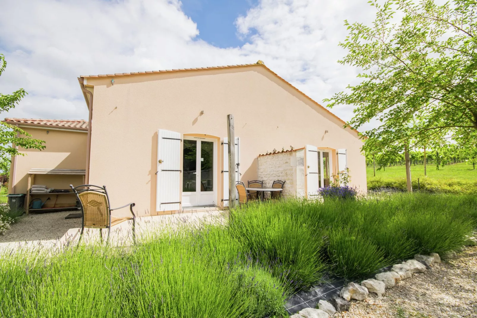 Maison mitoyenne avec piscine-Exterior summer