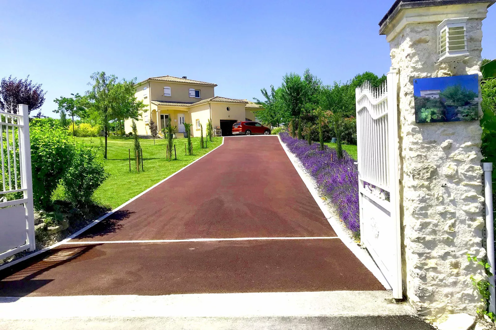 Maison mitoyenne avec piscine-Areas summer 1km