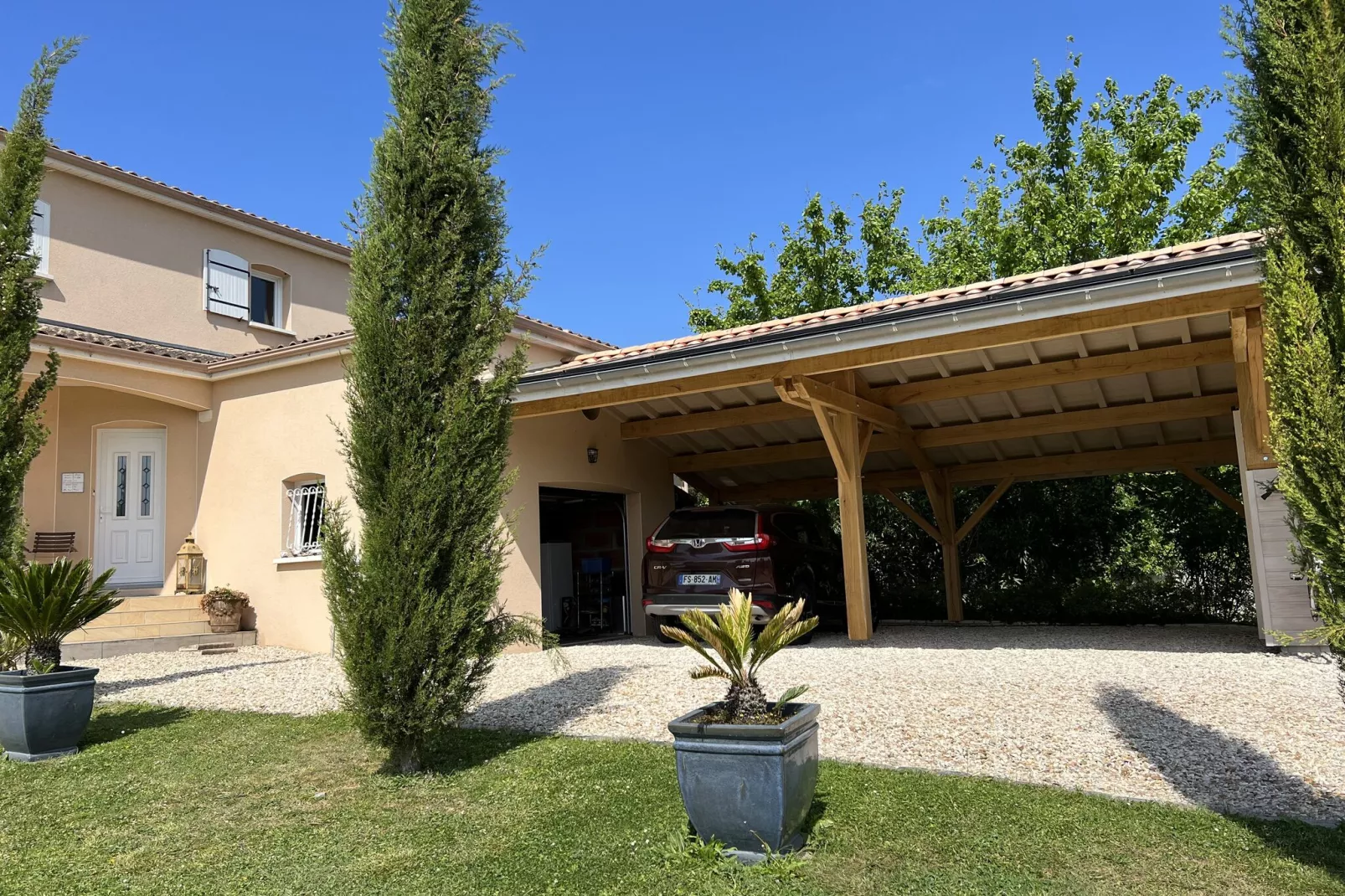 Maison mitoyenne avec piscine-Exterior summer