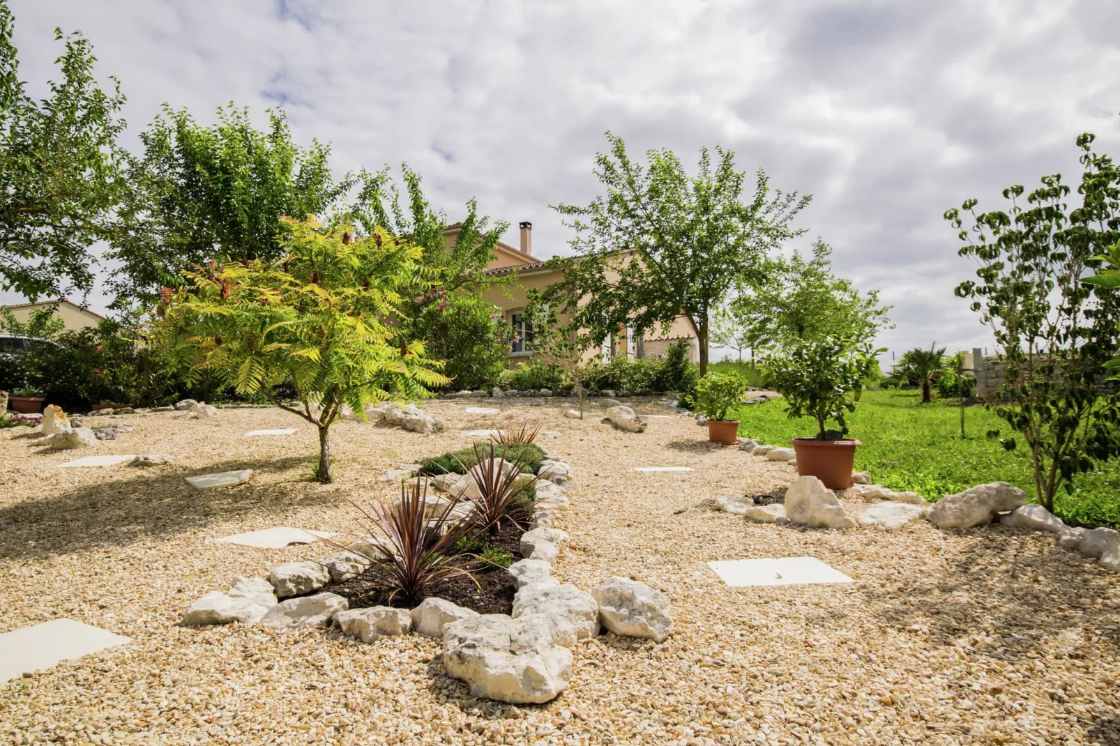 Cottage Côte Atlantique-Gardens summer