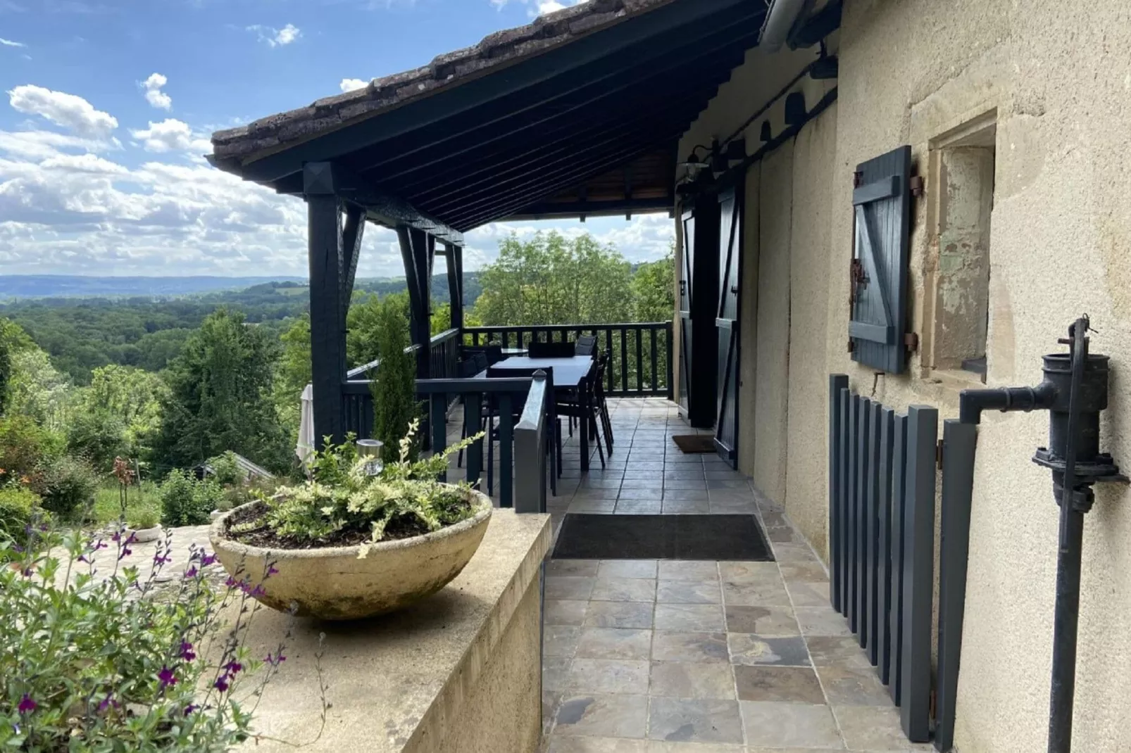 Altillac - La Rivière-Balcon-terrasse