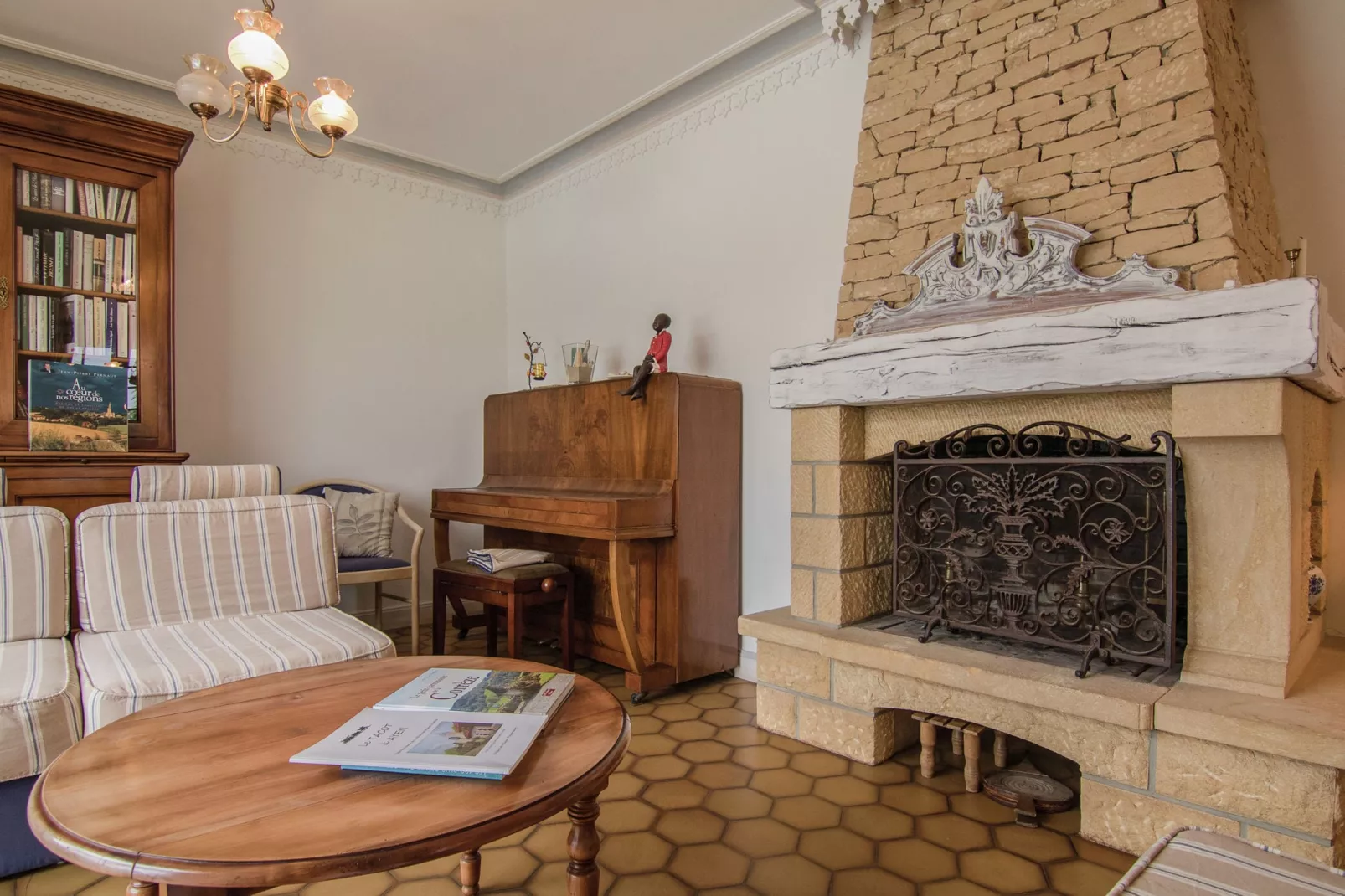Villa de l'Yssandonnais-Living room
