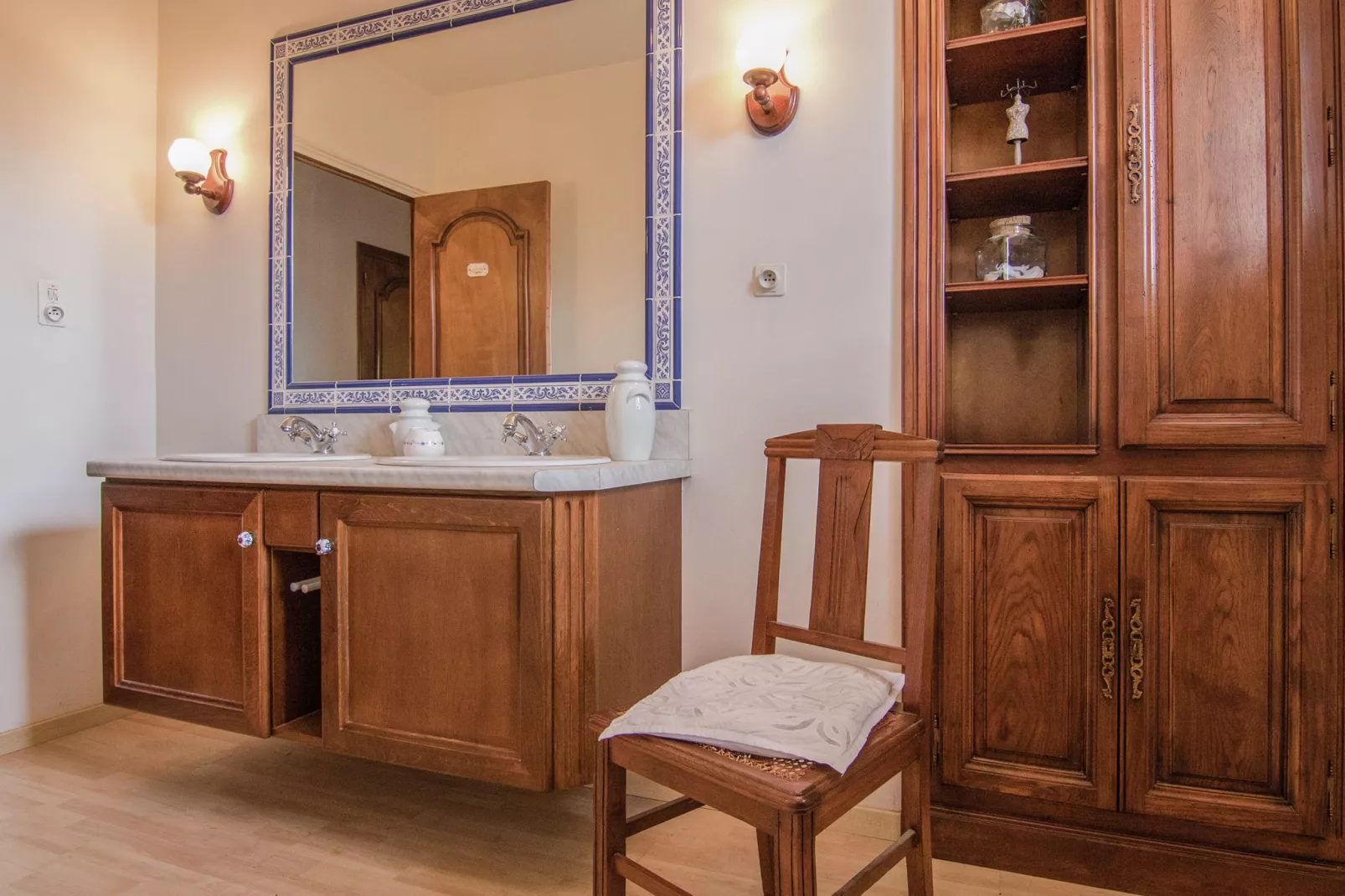 Villa de l'Yssandonnais-Bathroom