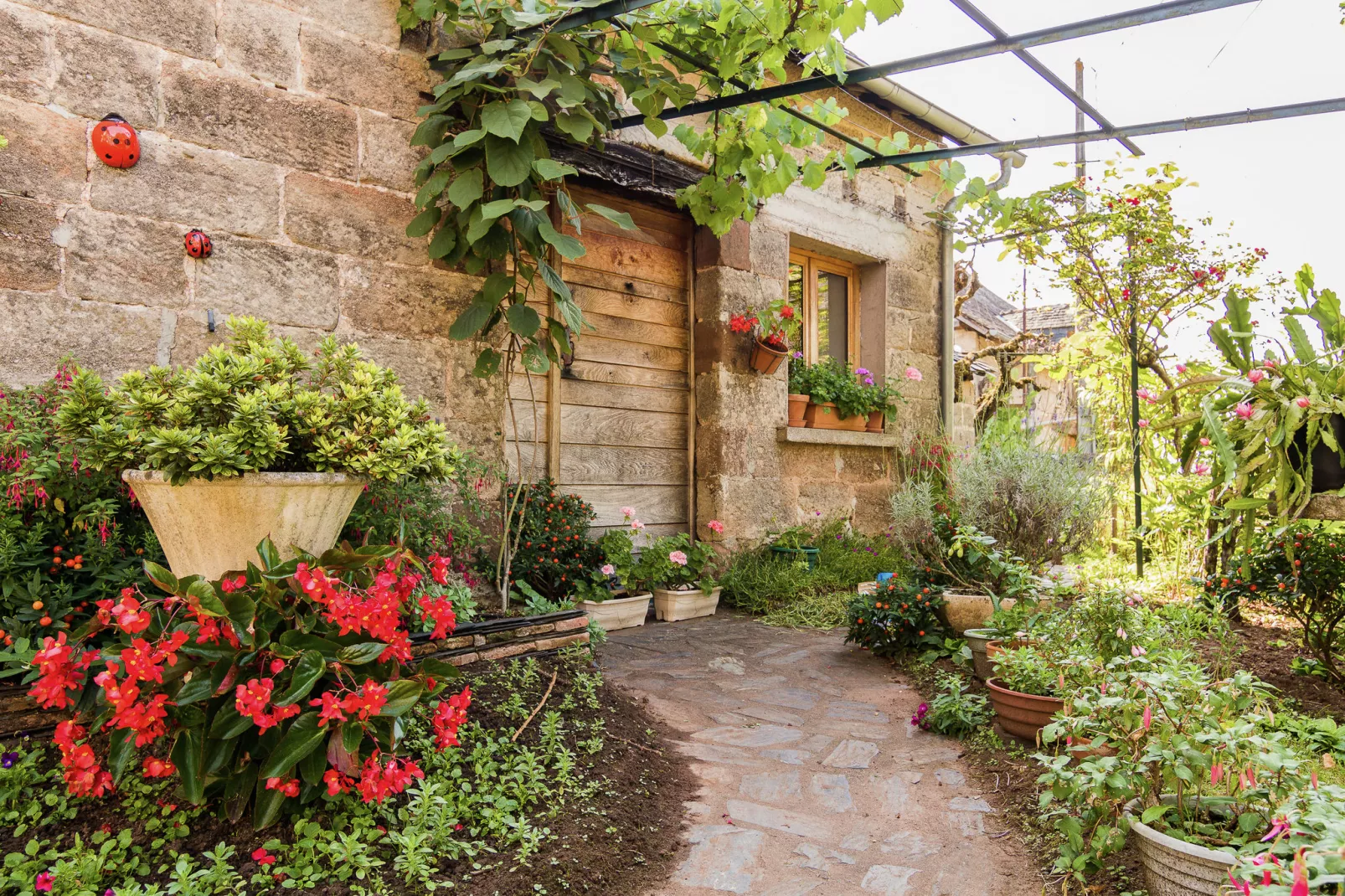 Gite La Porcherie-Exterior summer