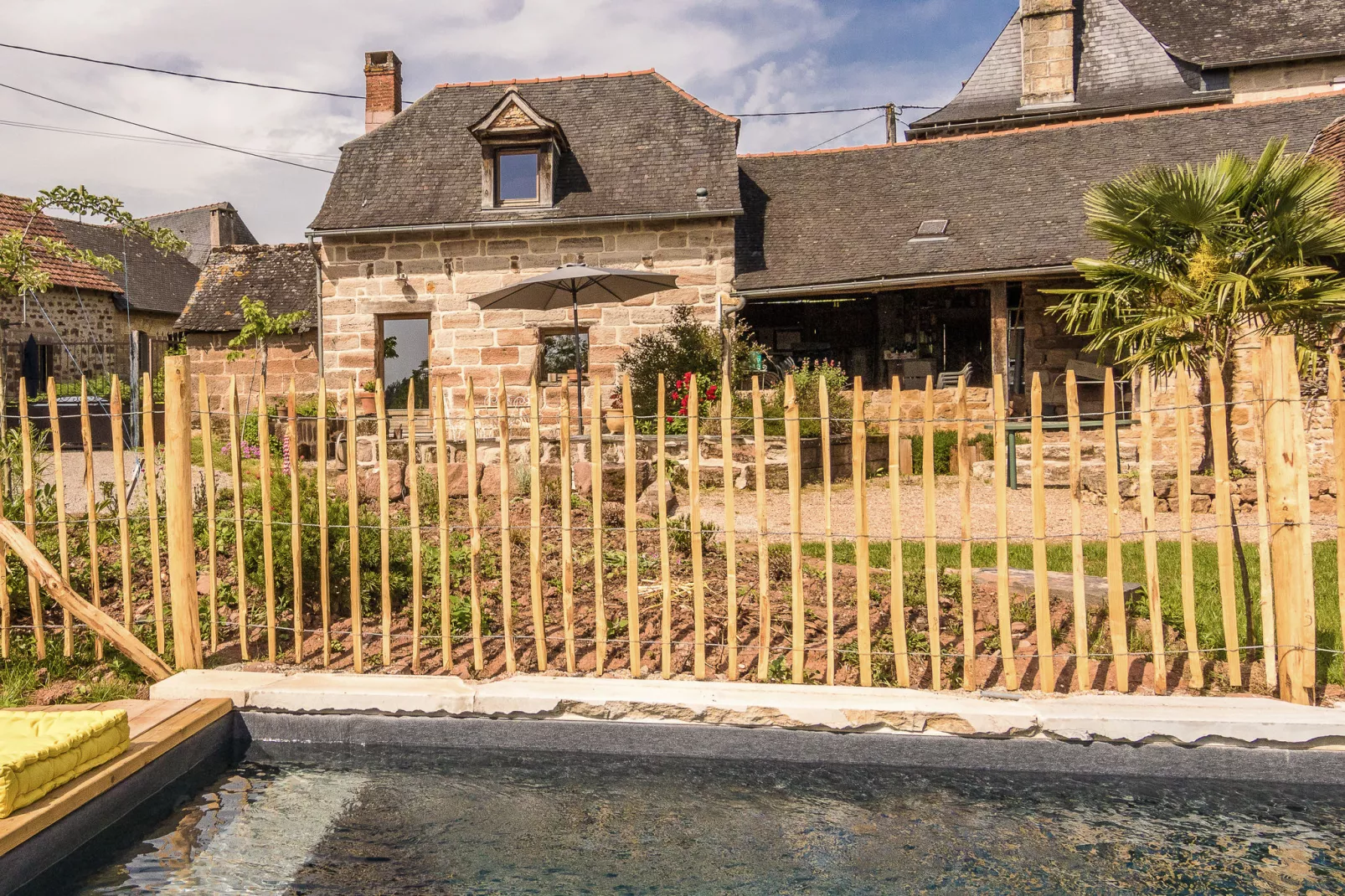 Gite La Porcherie-Exterior summer