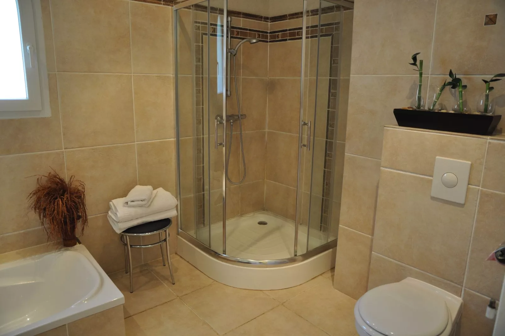 La Coloniale-Bathroom