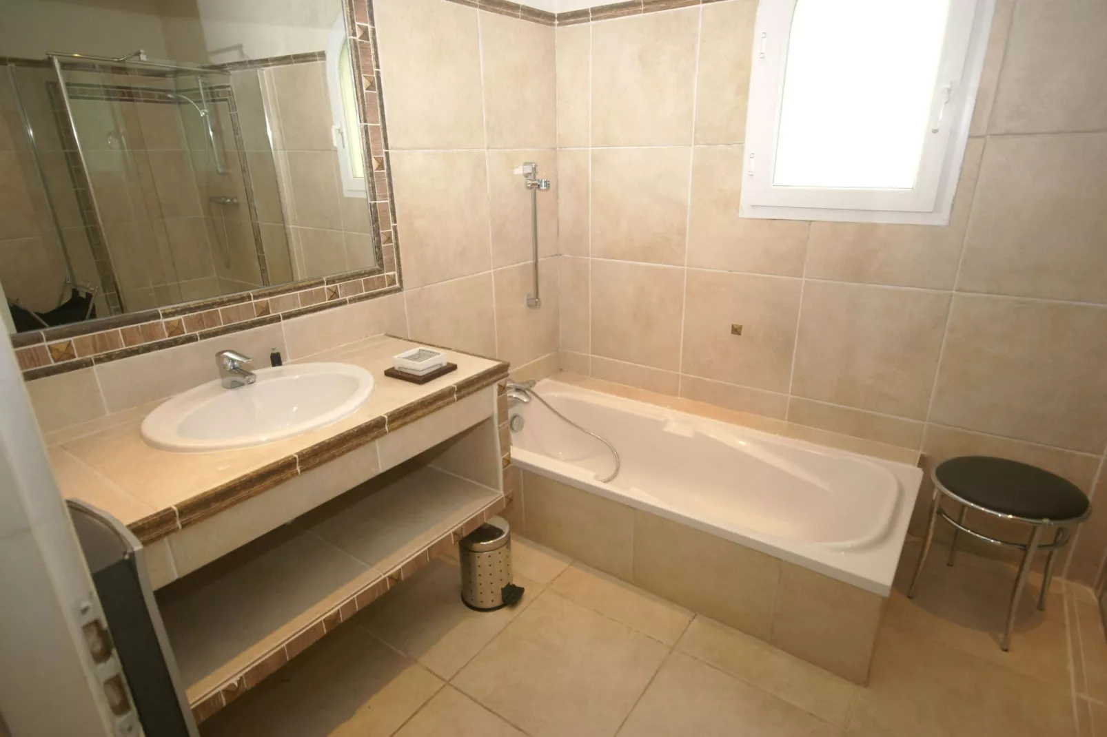La Coloniale-Bathroom