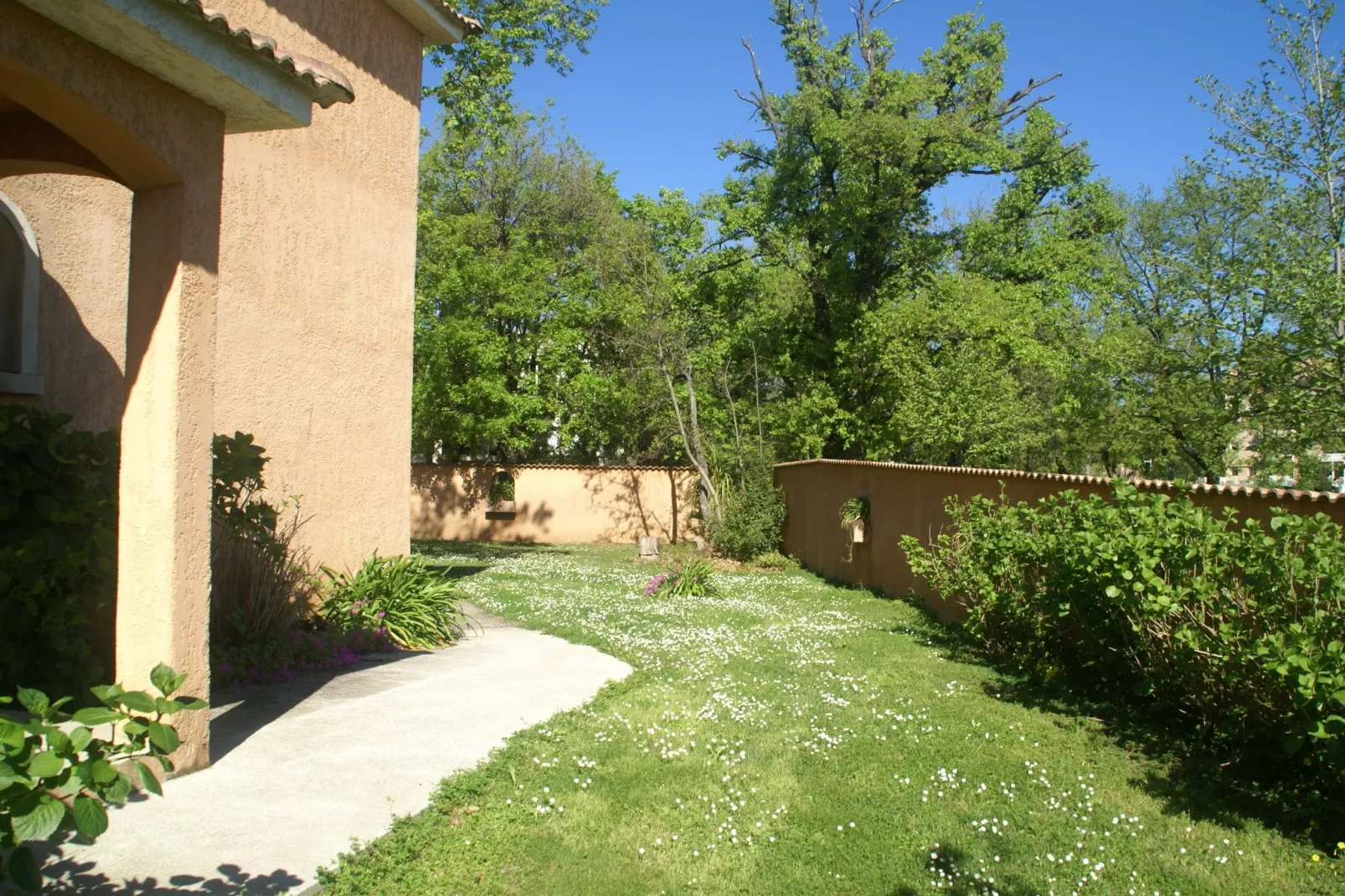 La Coloniale-Gardens summer