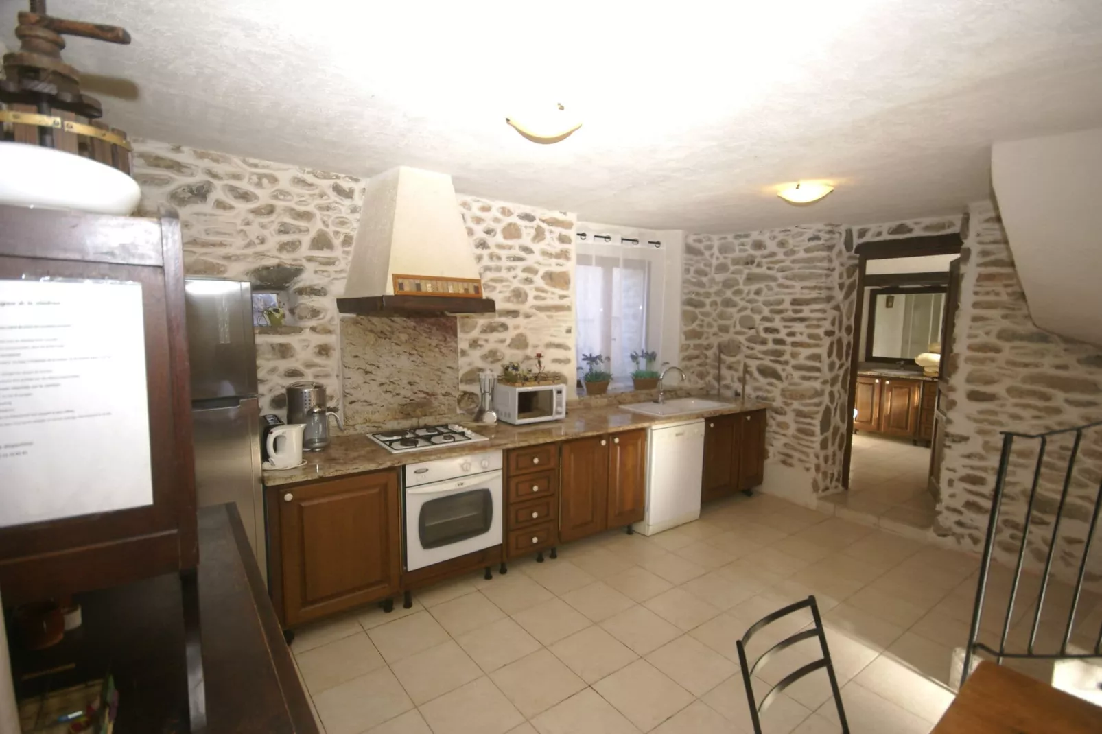 Le Vieux Pressoir-Kitchen