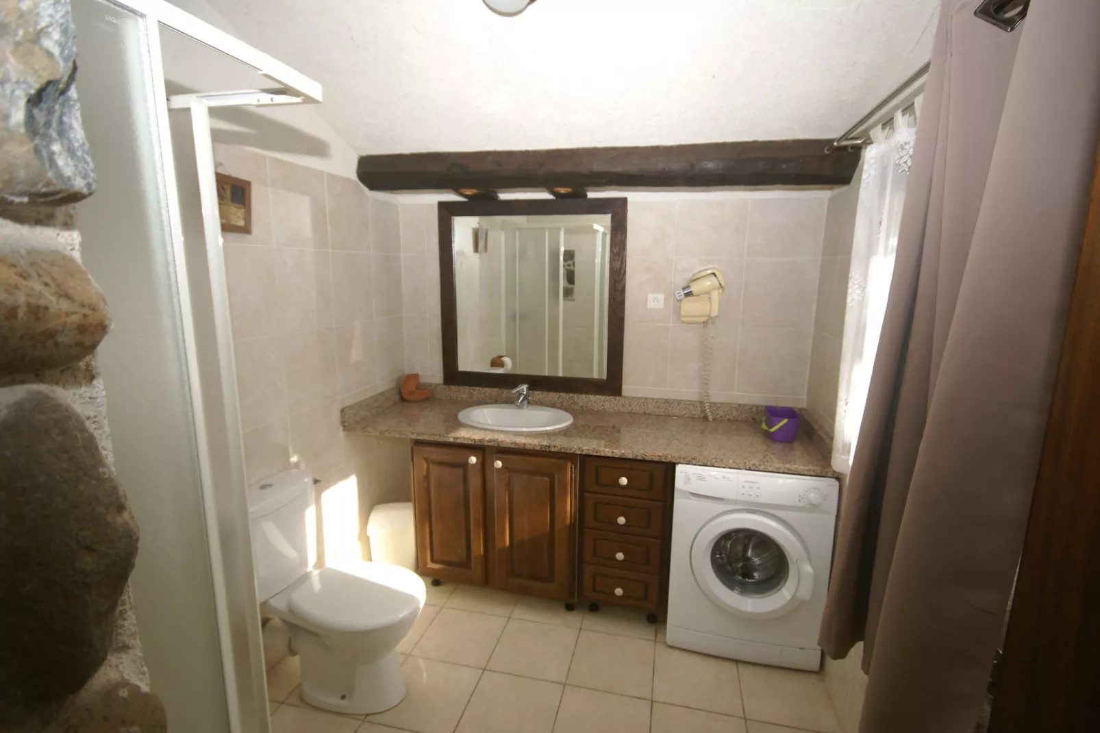 Le Vieux Pressoir-Bathroom