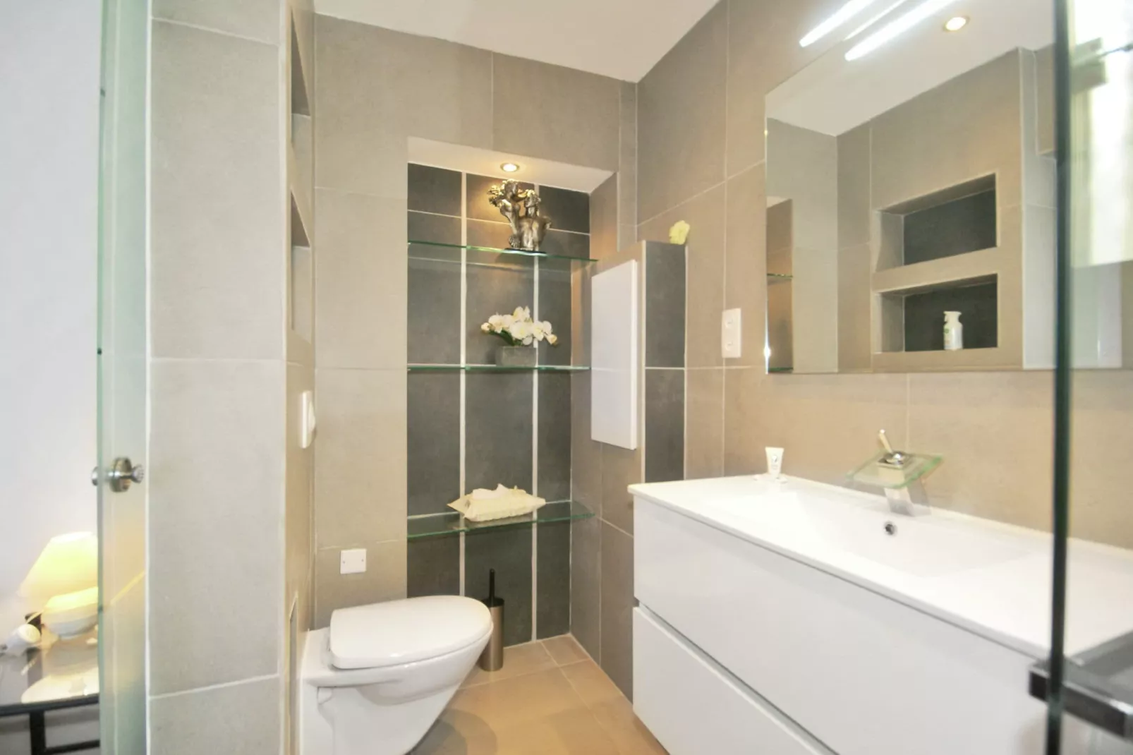 Atlantide-Bathroom
