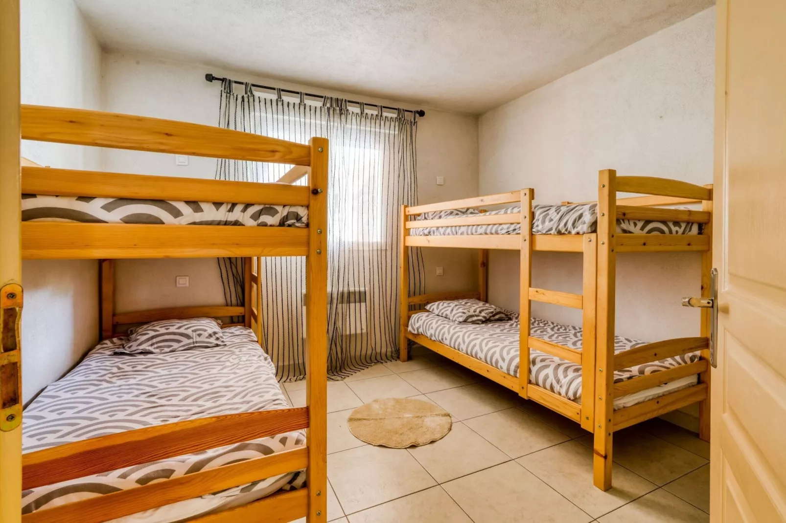 La Safari-Bedroom