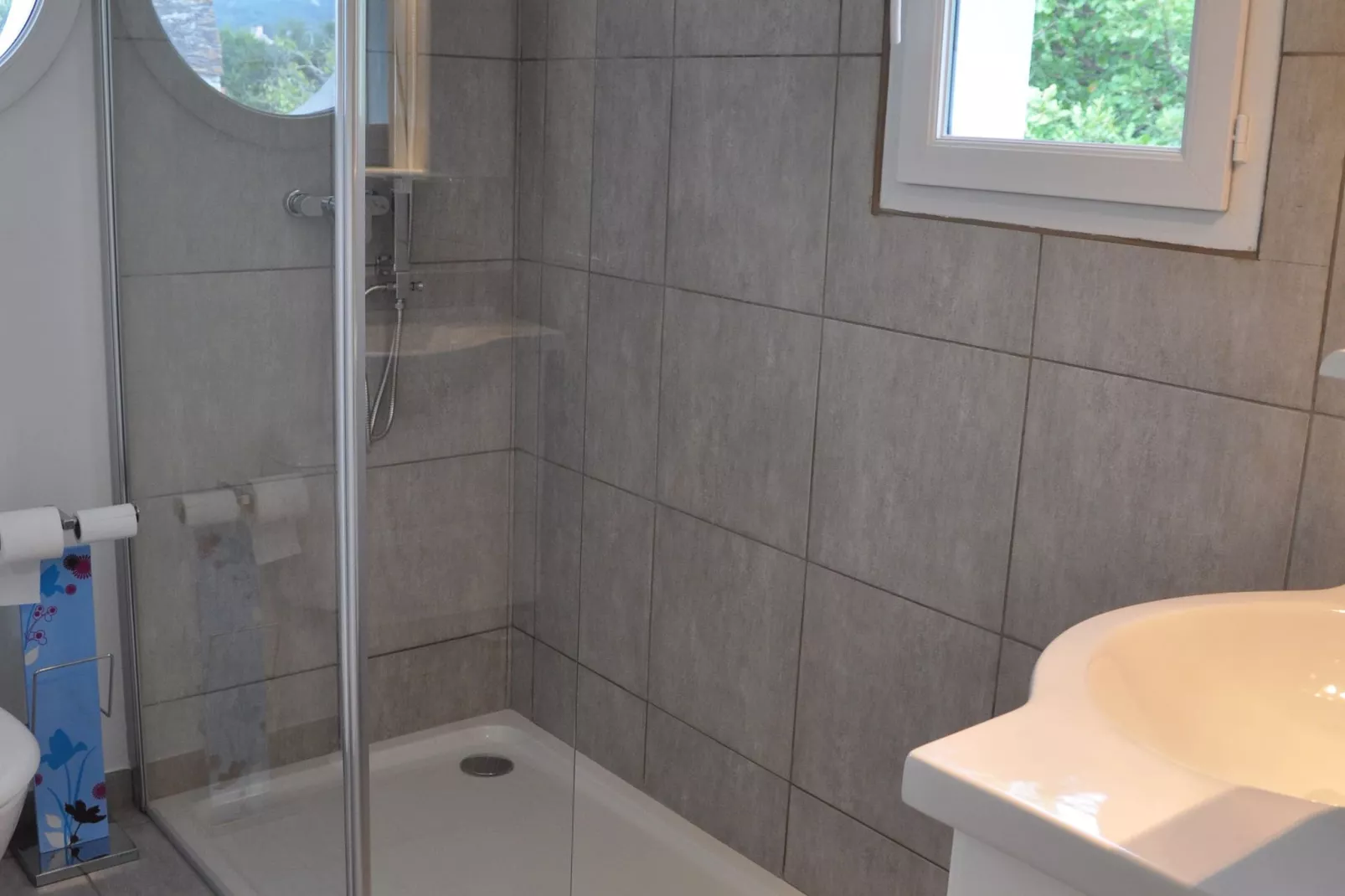 Turquoise-Bathroom