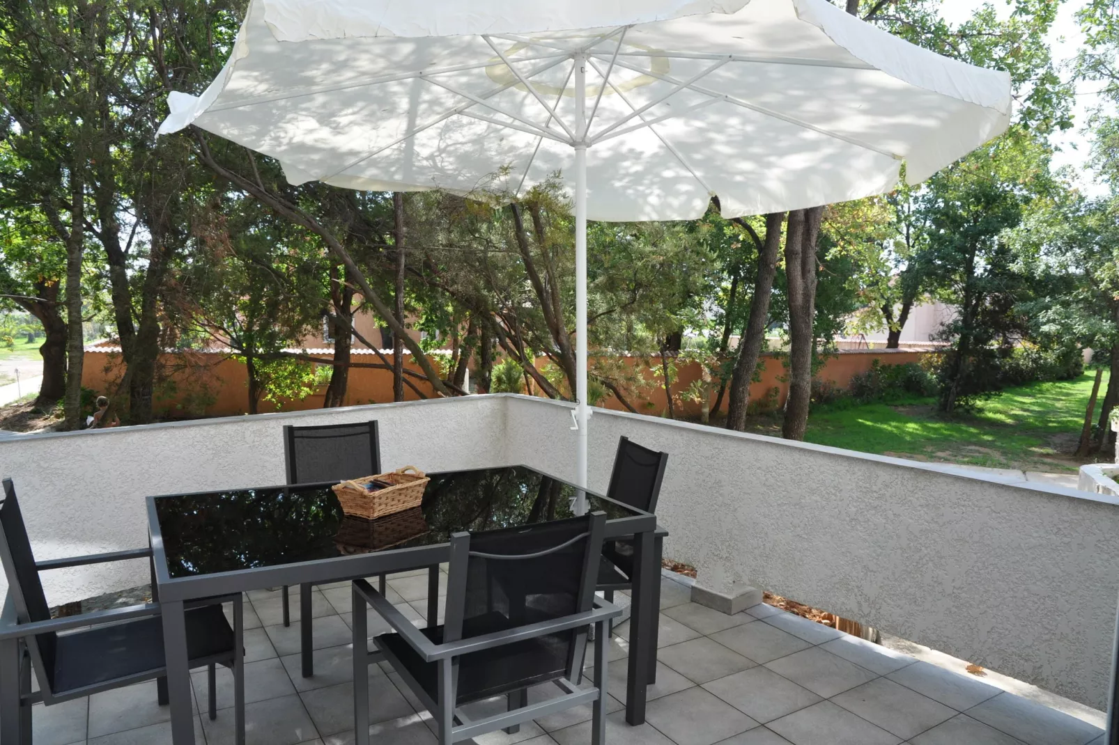 Turquoise-Terrace balcony
