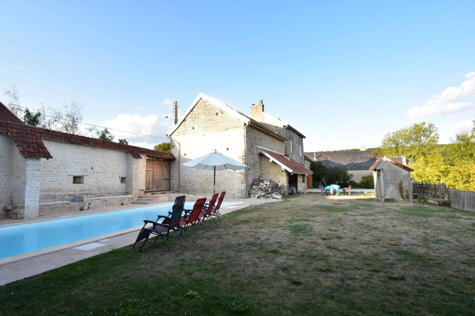 Le Commandant-Exterior summer