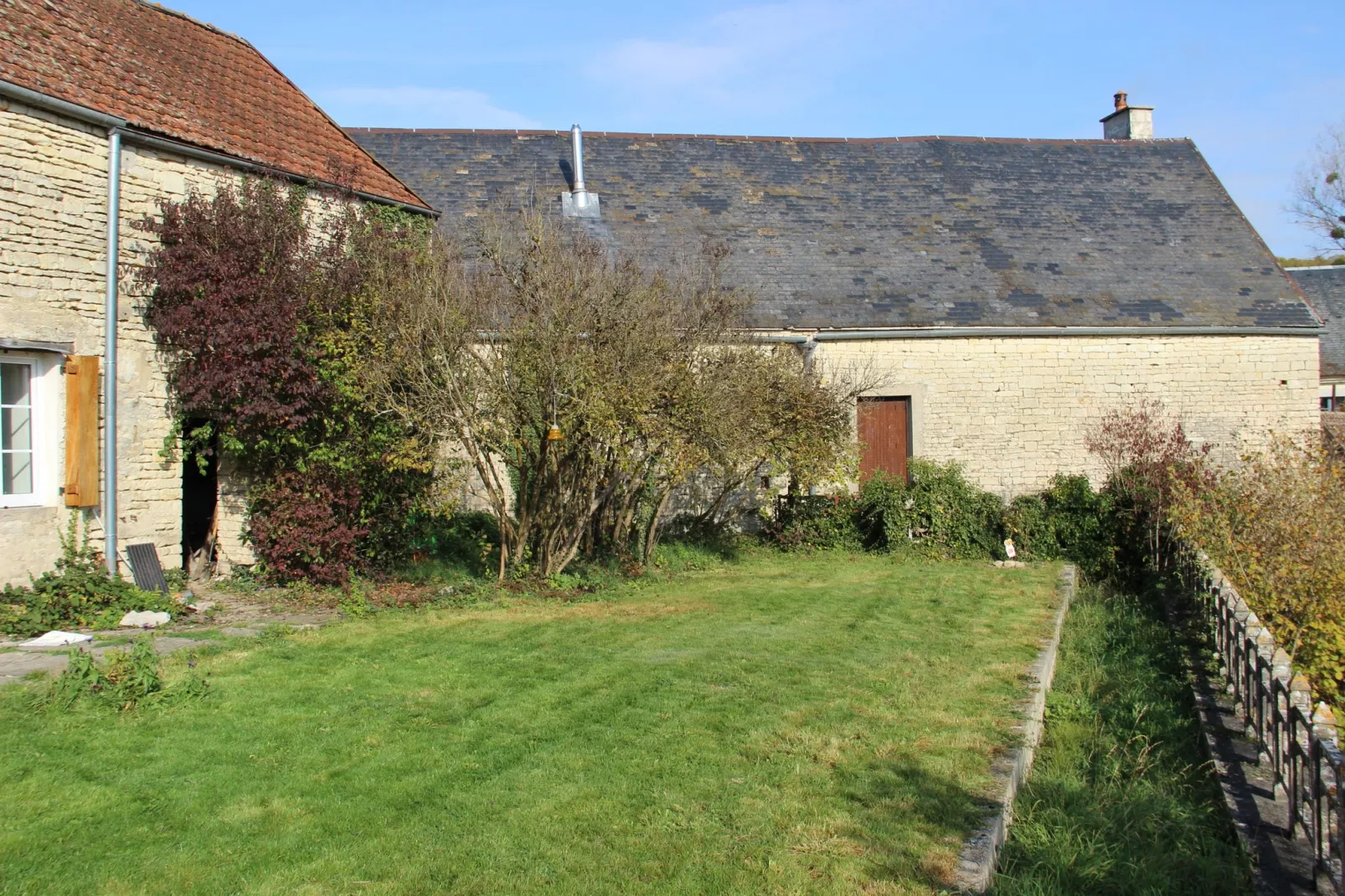 Le Commandant-Gardens summer