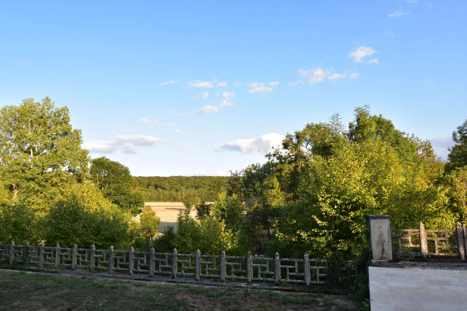 Le Commandant-View summer
