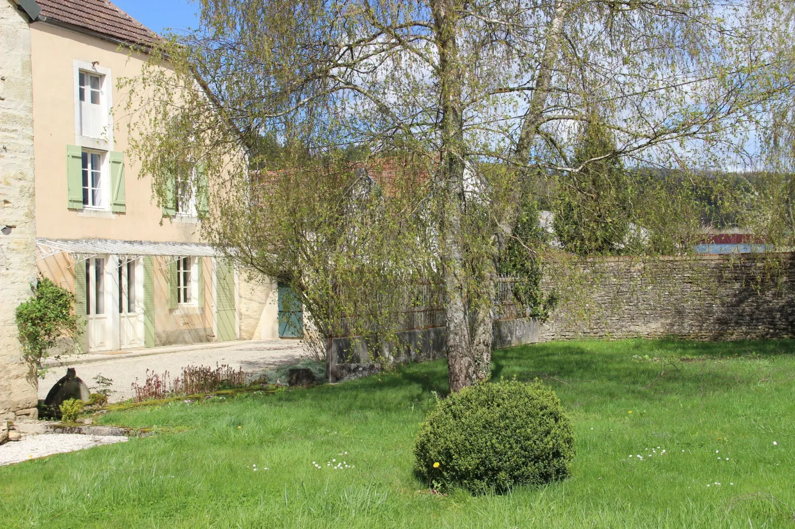 Maison de Vacances Bouix-Gardens summer