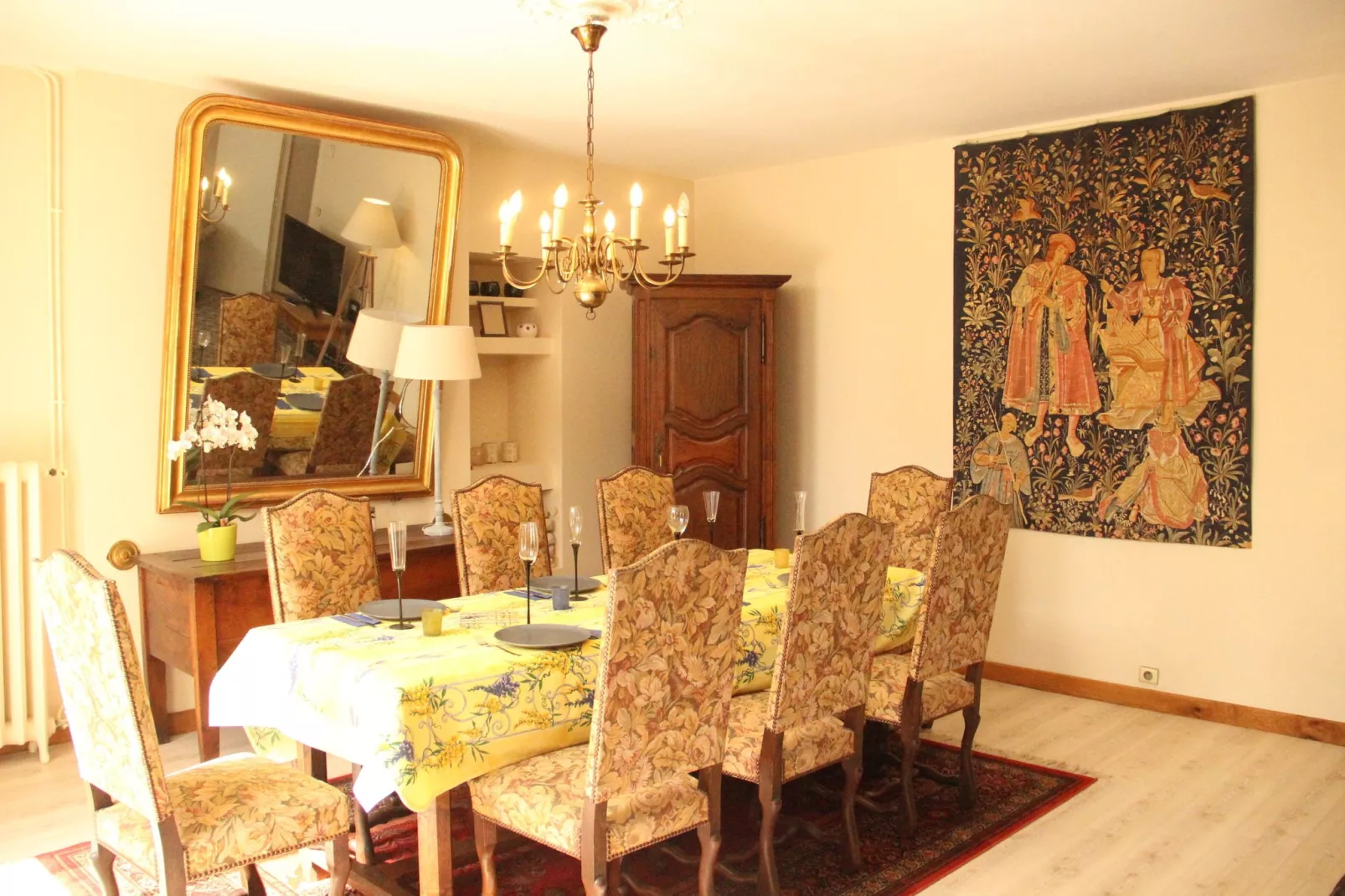 Maison de Vacances Bouix-Dining room