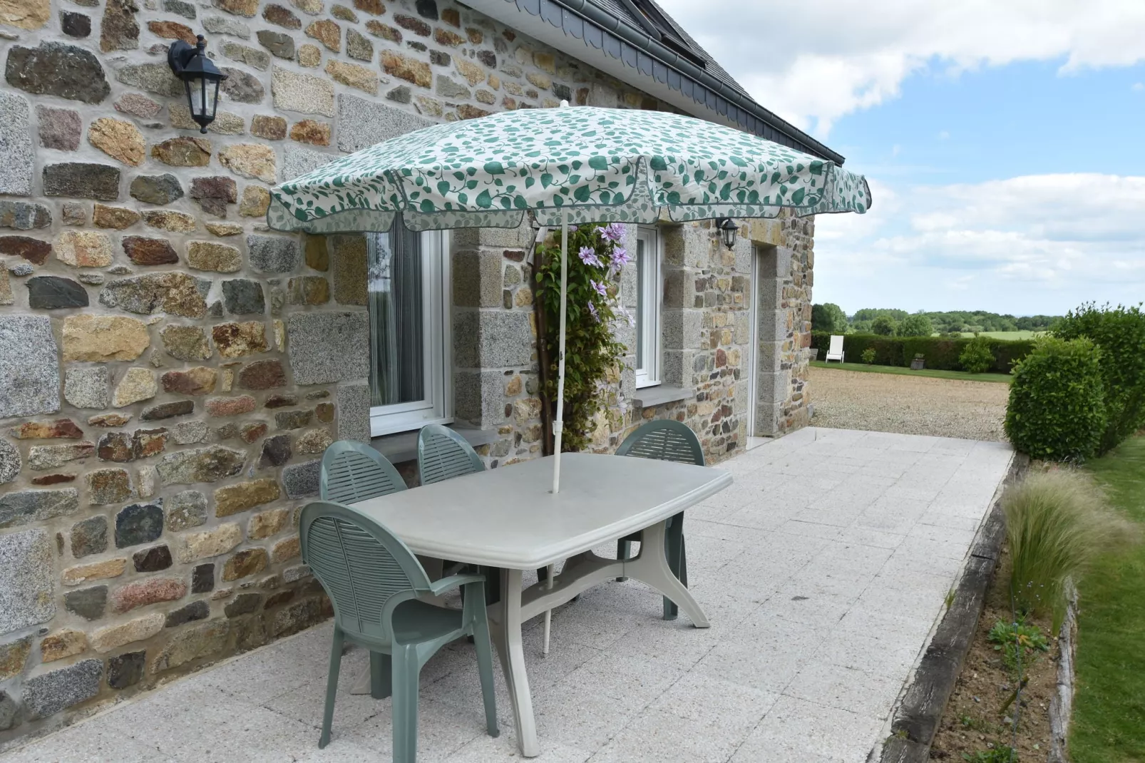 Villa des Prés-Terrace balcony