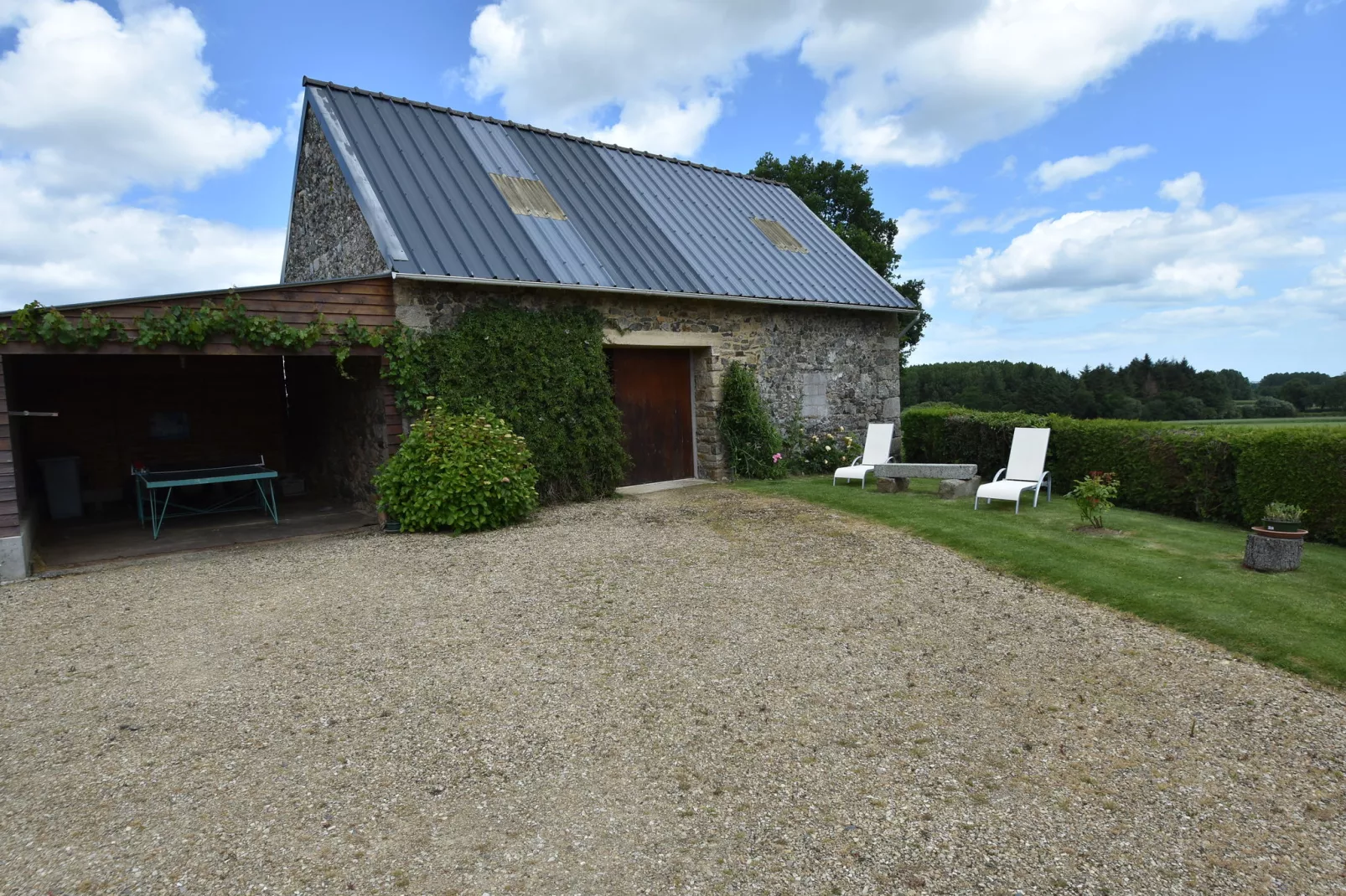 Villa des Prés-Gardens summer